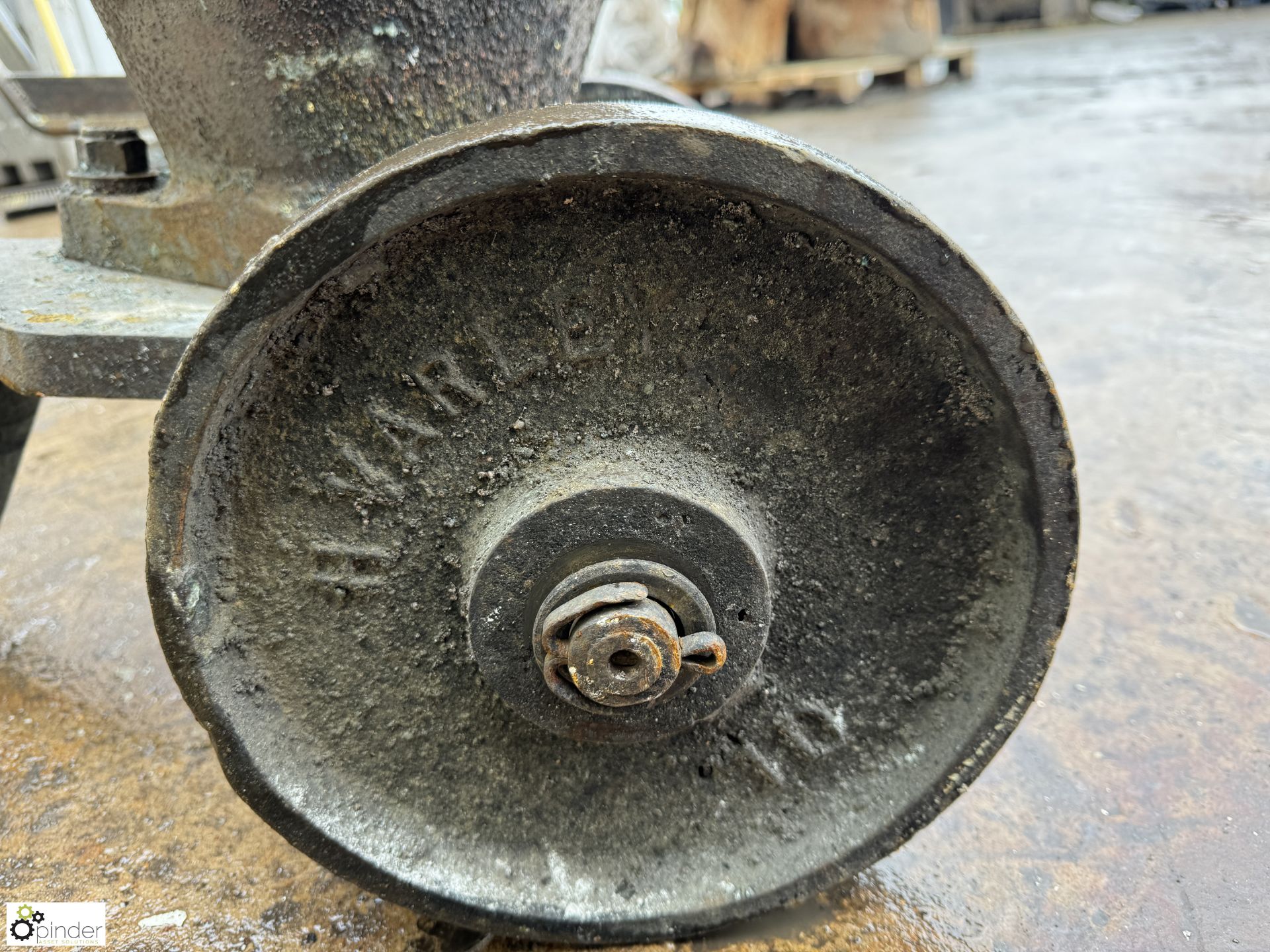 Vintage cast iron mobile Foundry Crucible - Image 4 of 7