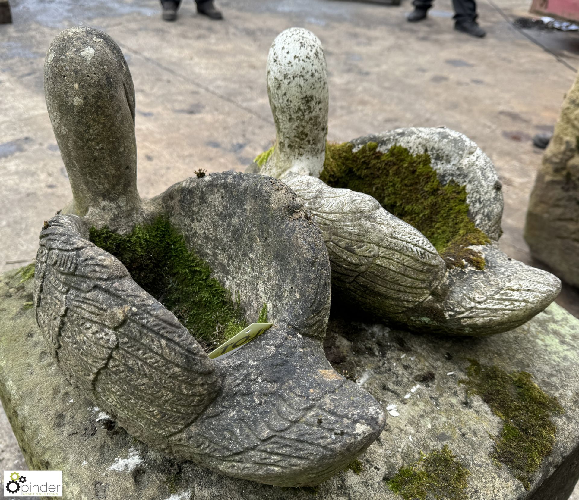 Pair reconstituted stone Swans - Image 6 of 10