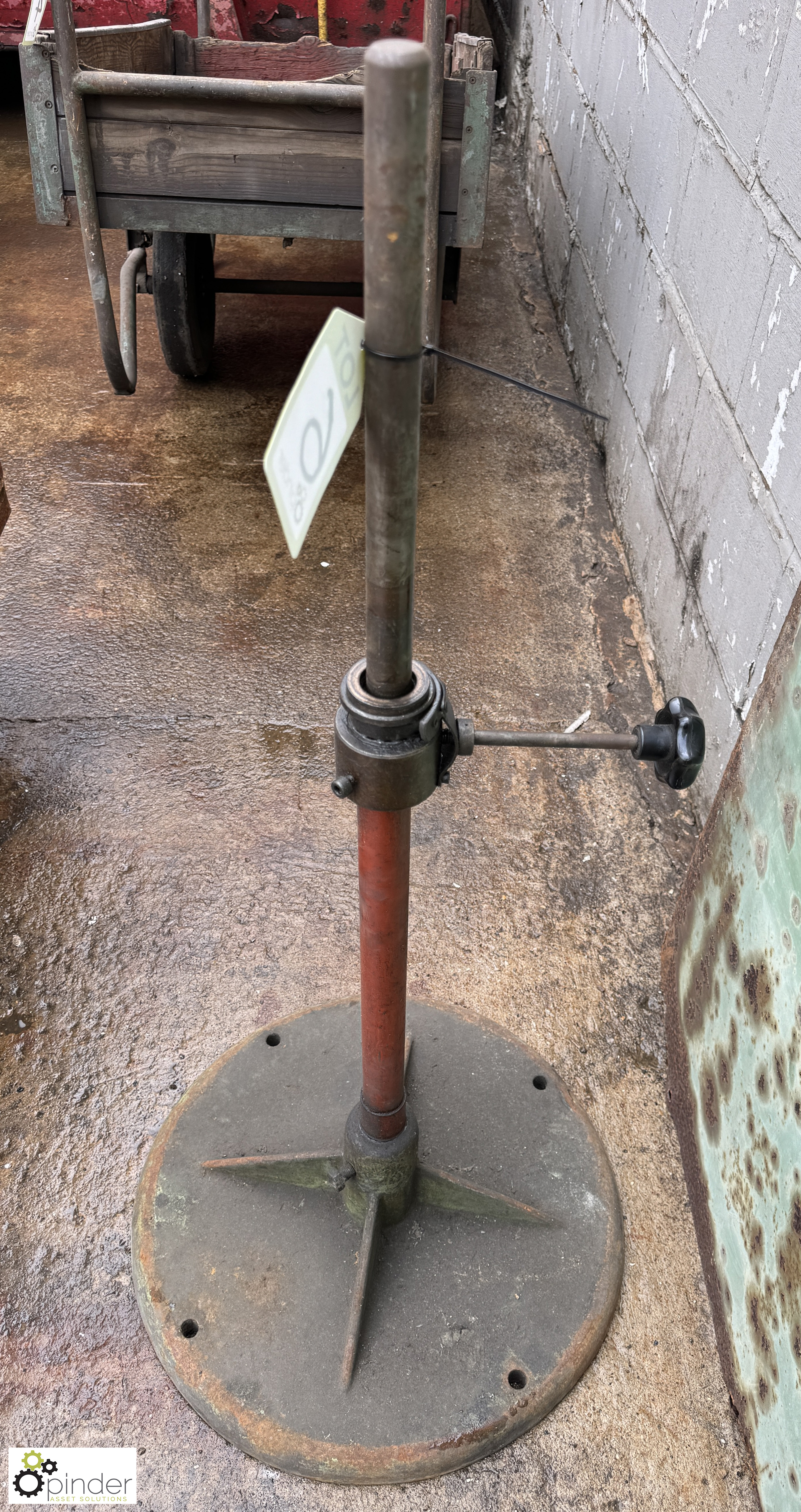 Vintage height adjustable Stand, 1000mm - Image 3 of 4