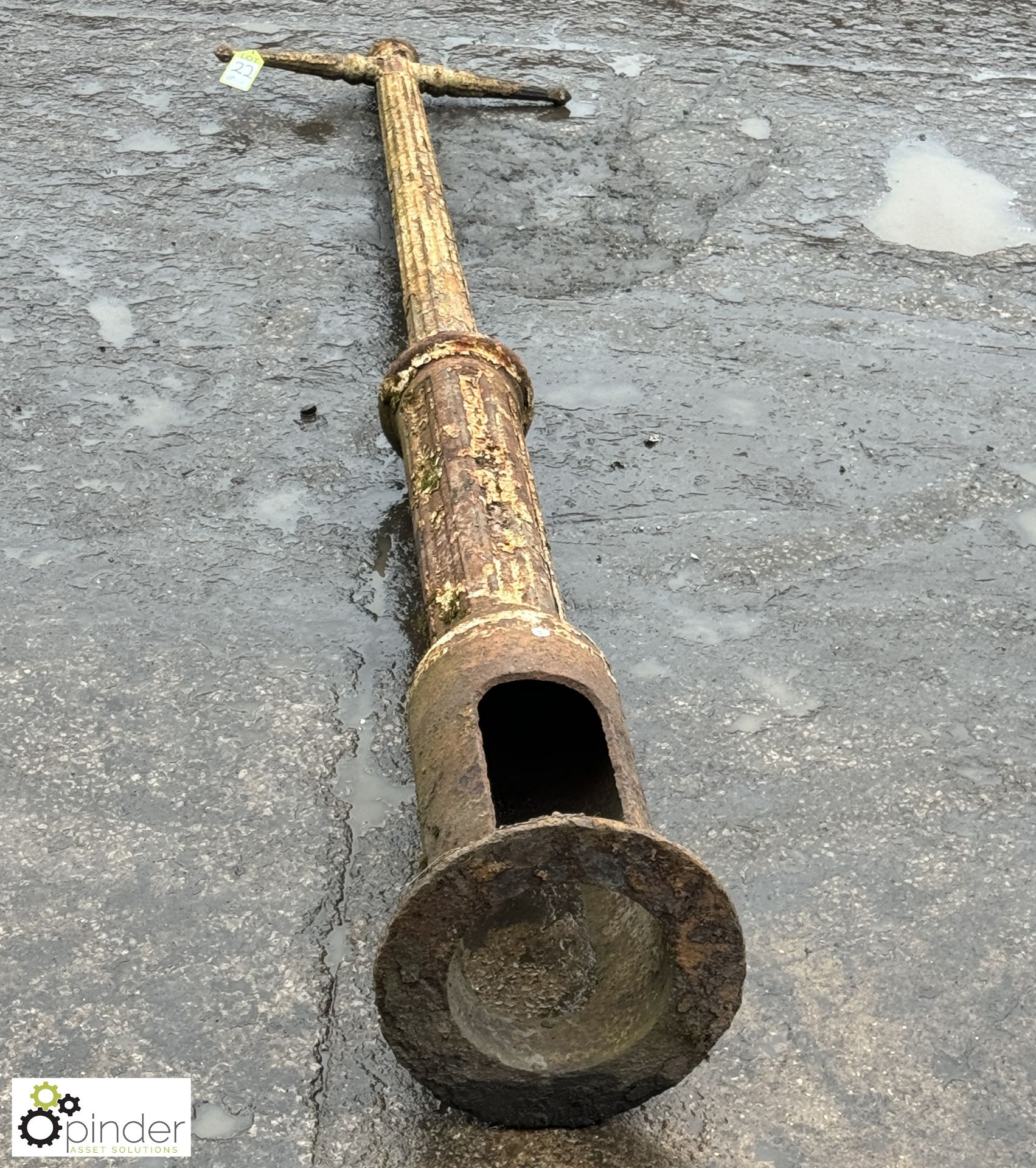 Victorian cast iron Lamp Post, 3400mm full length - Image 2 of 10