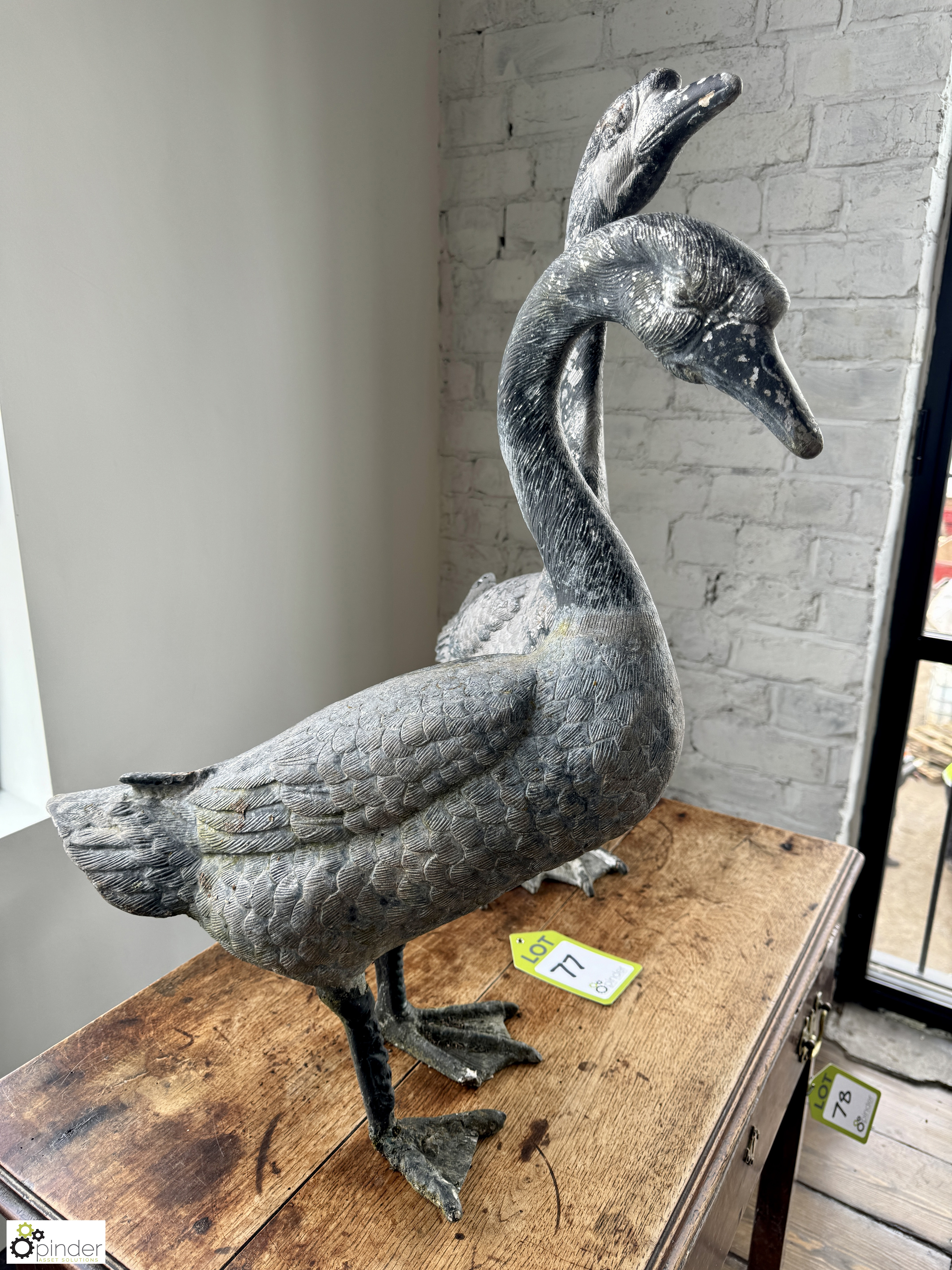 Pair old zinc antique Geese, 710mm and 600mm tall - Bild 2 aus 7