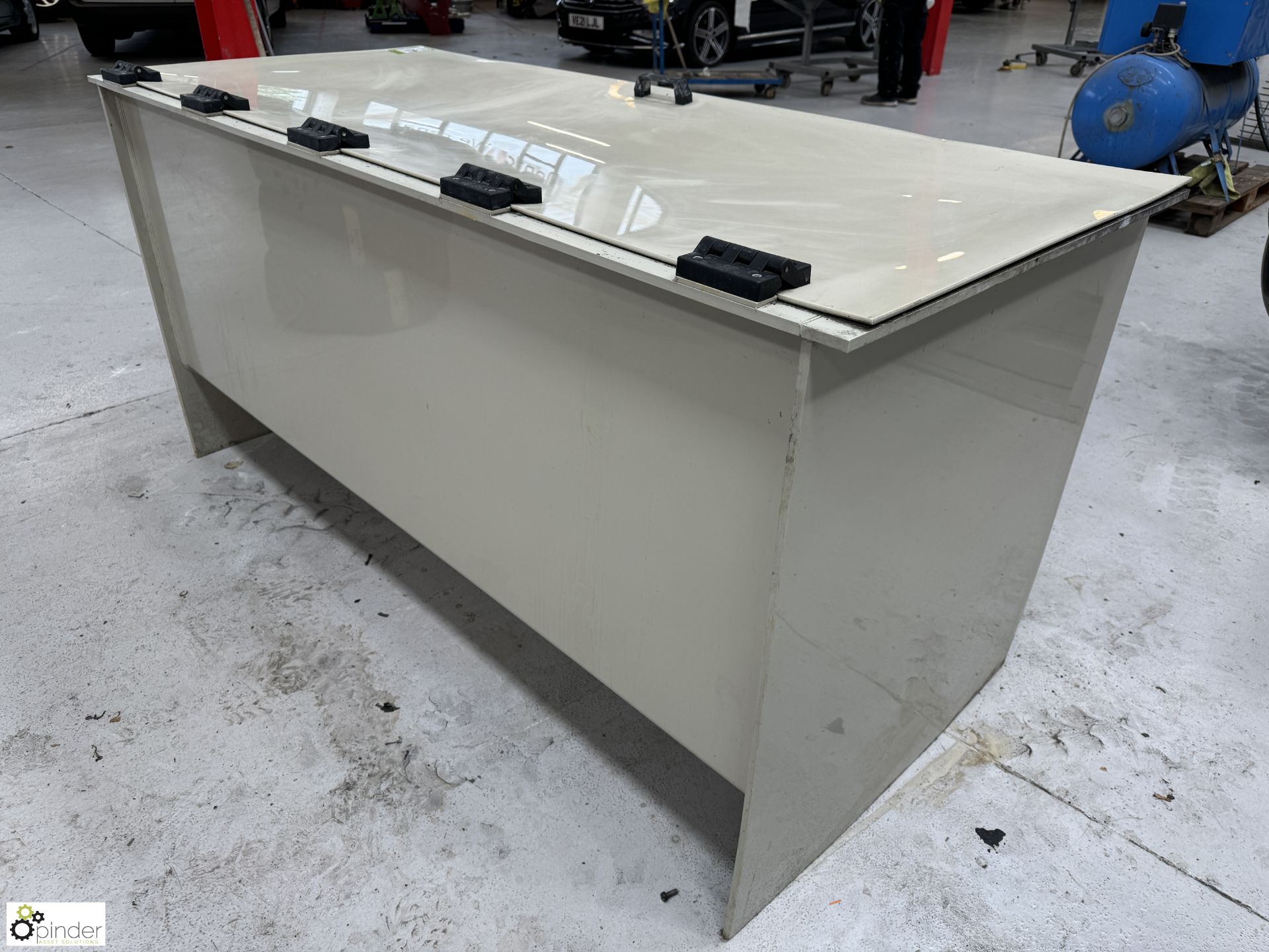 Fibreglass Acid Tank, 1900mm x 820mm x 920mm, external measurements, with hinged lid - Image 4 of 5