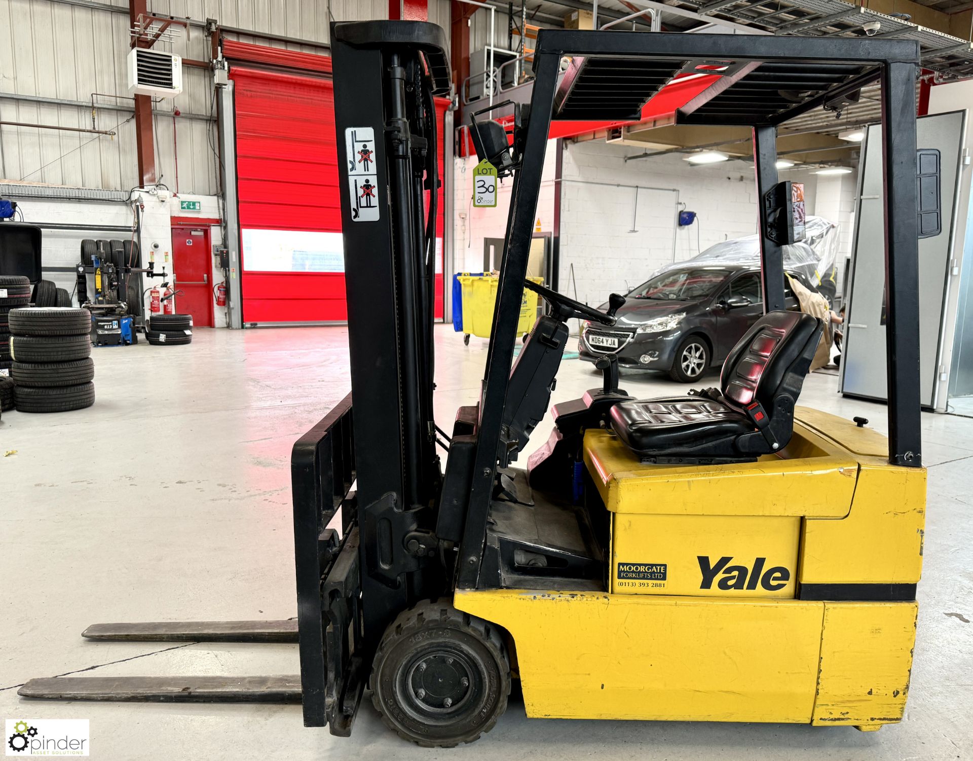 Yale ERP16AFE2130 electric 3-wheel cantilever Forklift Truck, 1460kg capacity, 4191hours, triplex - Image 7 of 15