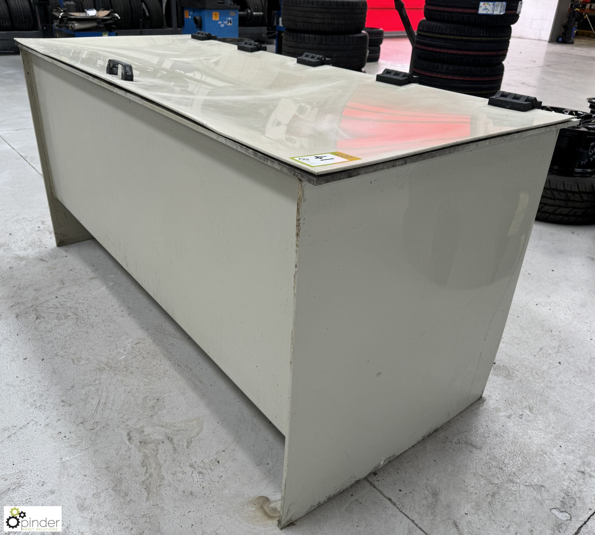 Fibreglass Acid Tank, 1900mm x 820mm x 920mm, external measurements, with hinged lid - Image 2 of 5