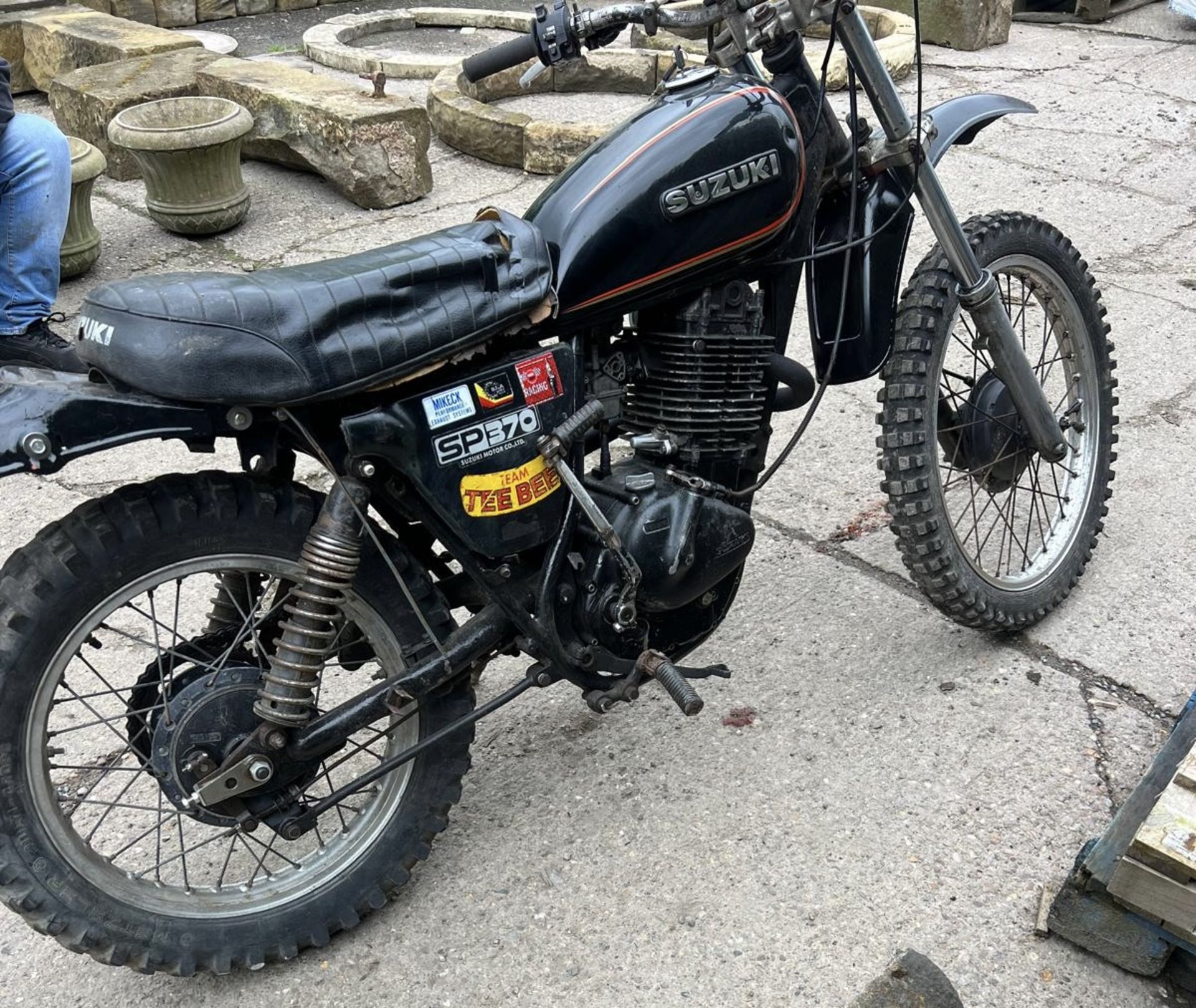 Suzuki SP370 Motorbike, been dry stored for over 2 - Image 9 of 30