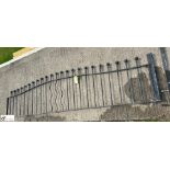 A decorative run wrought iron Wall Top Railings, with decorative ball finials, approx. 9ft x 26in