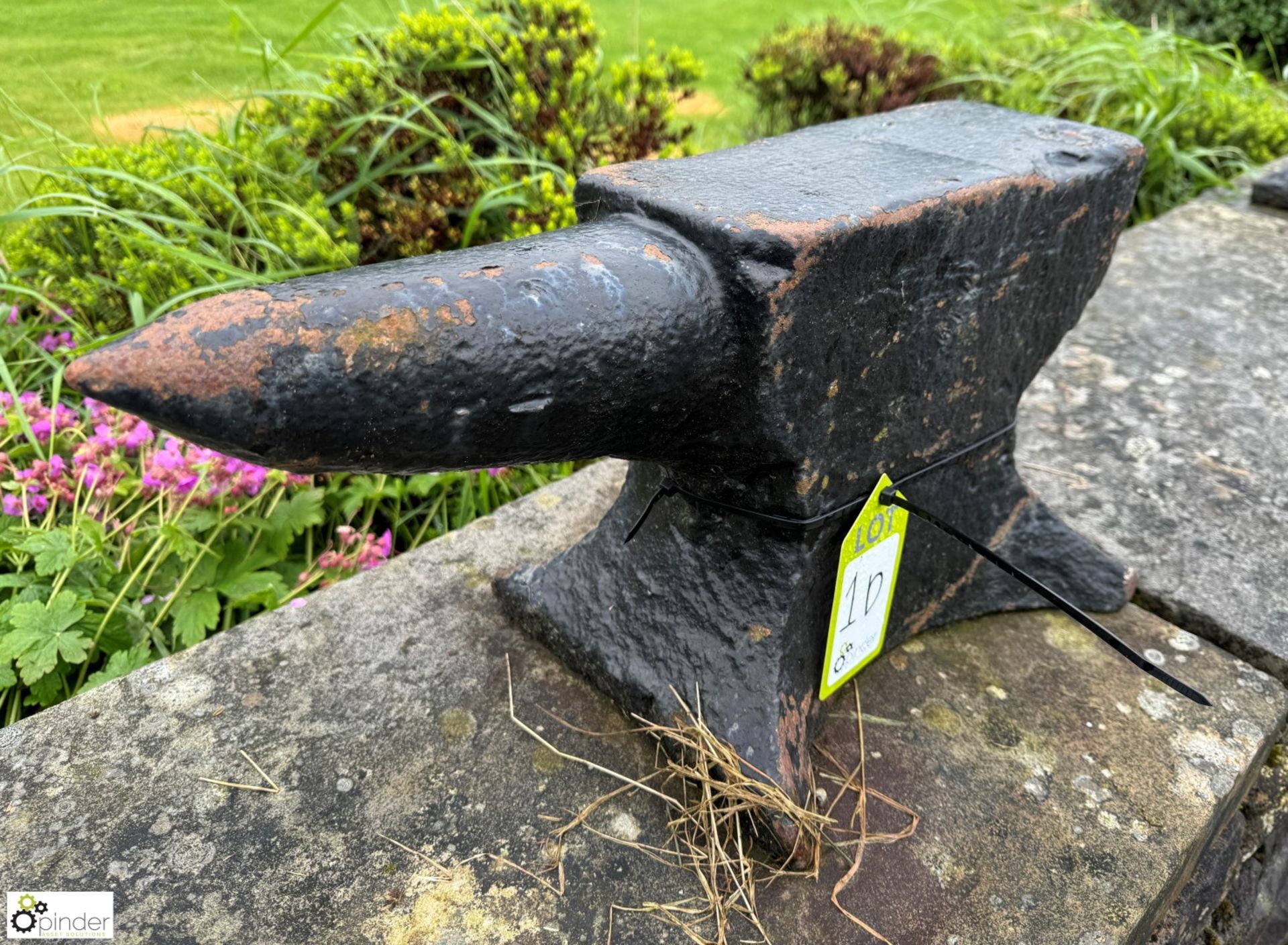 A Georgian cast iron single horned Anvil, approx. - Image 4 of 5