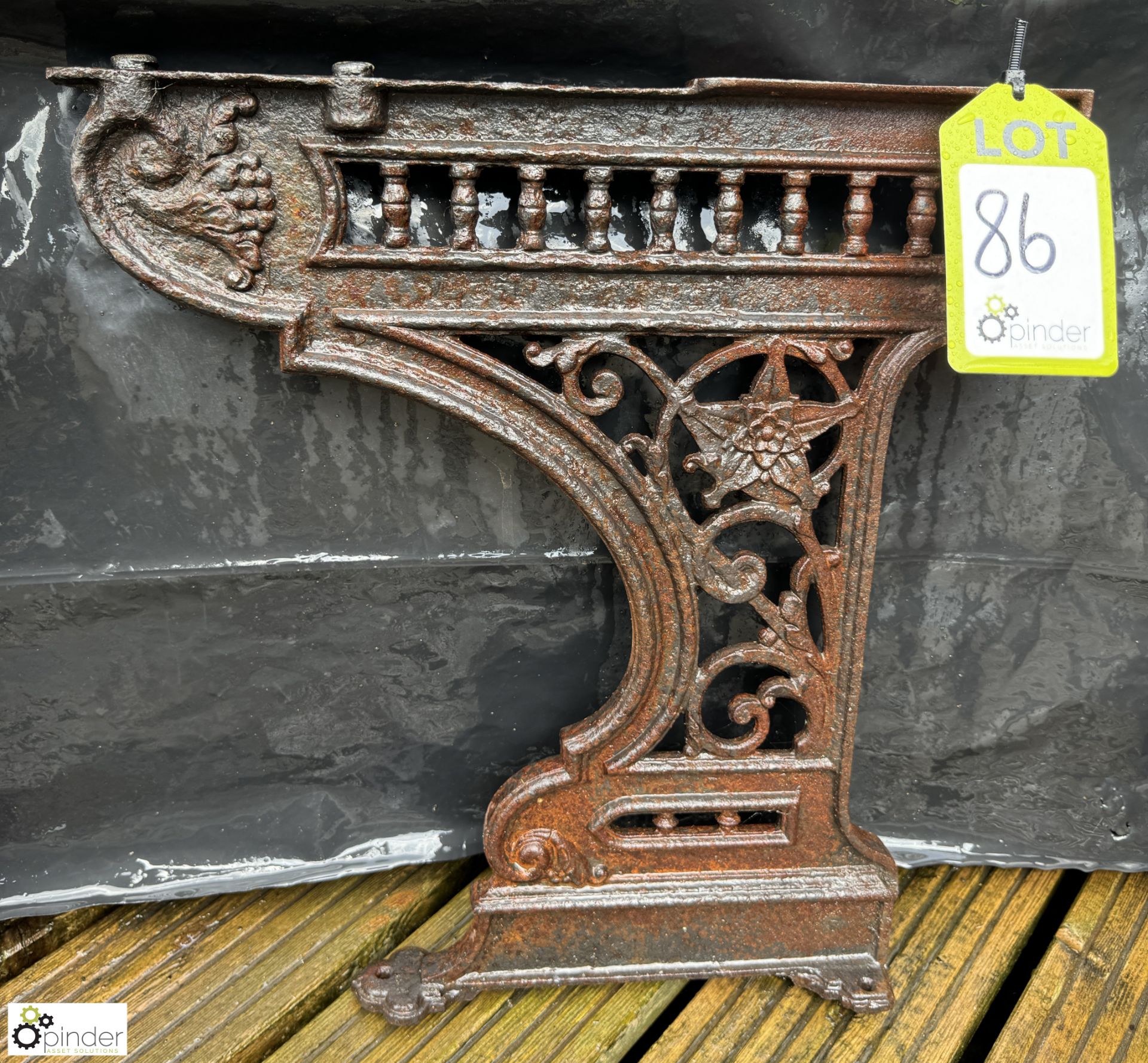 A pair cast iron Bench Brackets, with RD identification number “N84000 model no 1351”, approx. - Image 3 of 5