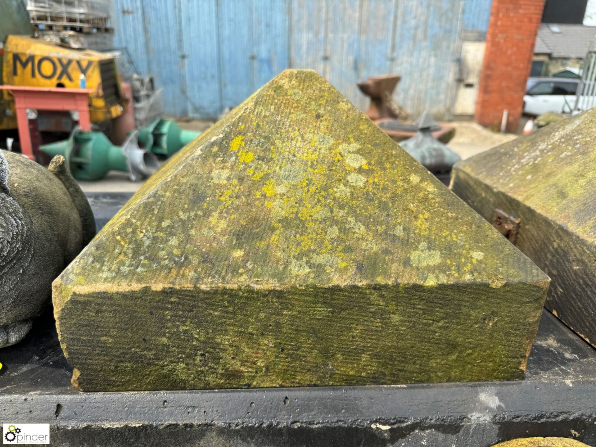 A set 3 Victorian Yorkshire stone triangular top Pier Caps, approx. 10in x 16in x 16in - Image 4 of 10