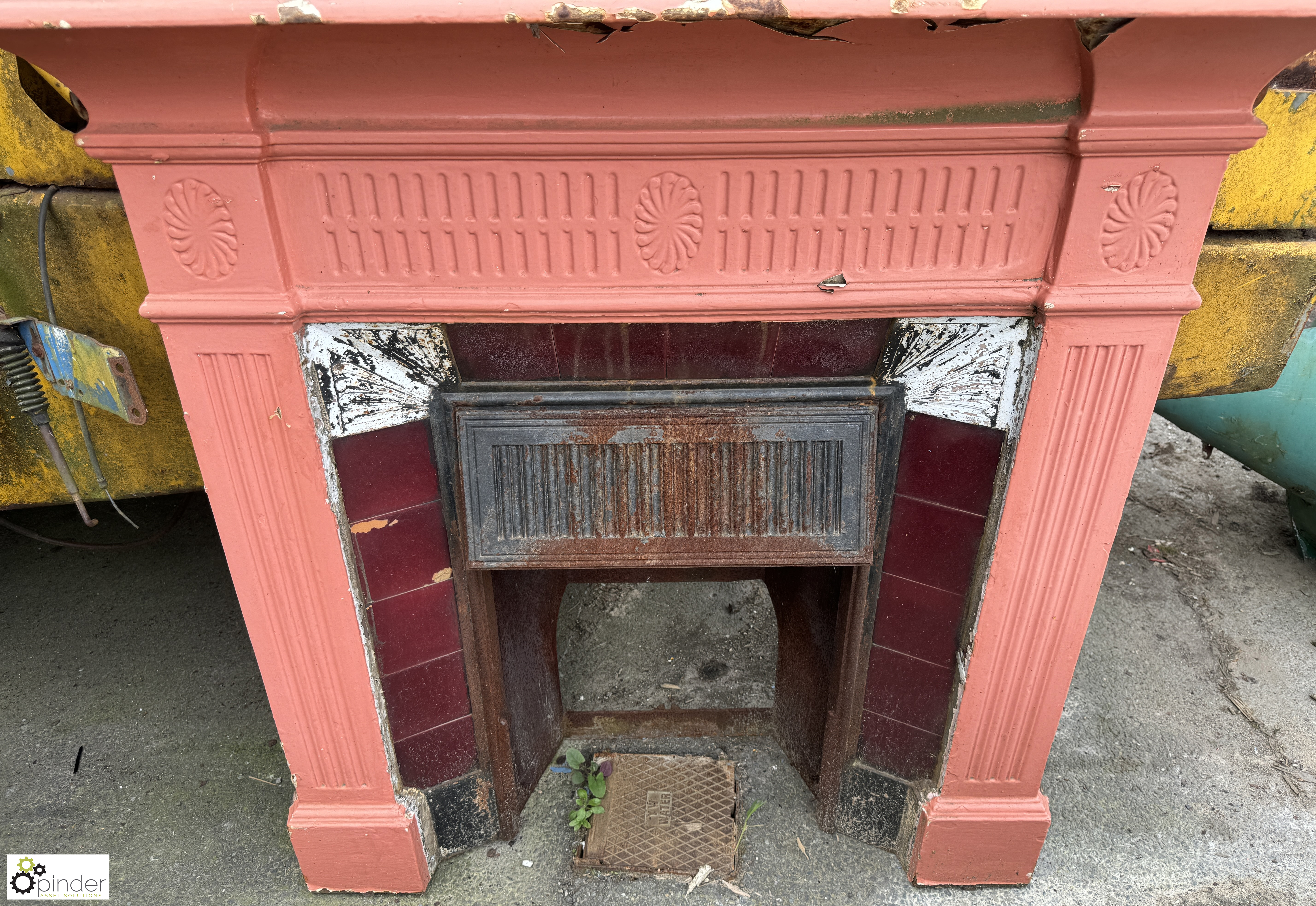 An original Edwardian cast iron Fireplace, approx. 43in x 46in - Image 4 of 5