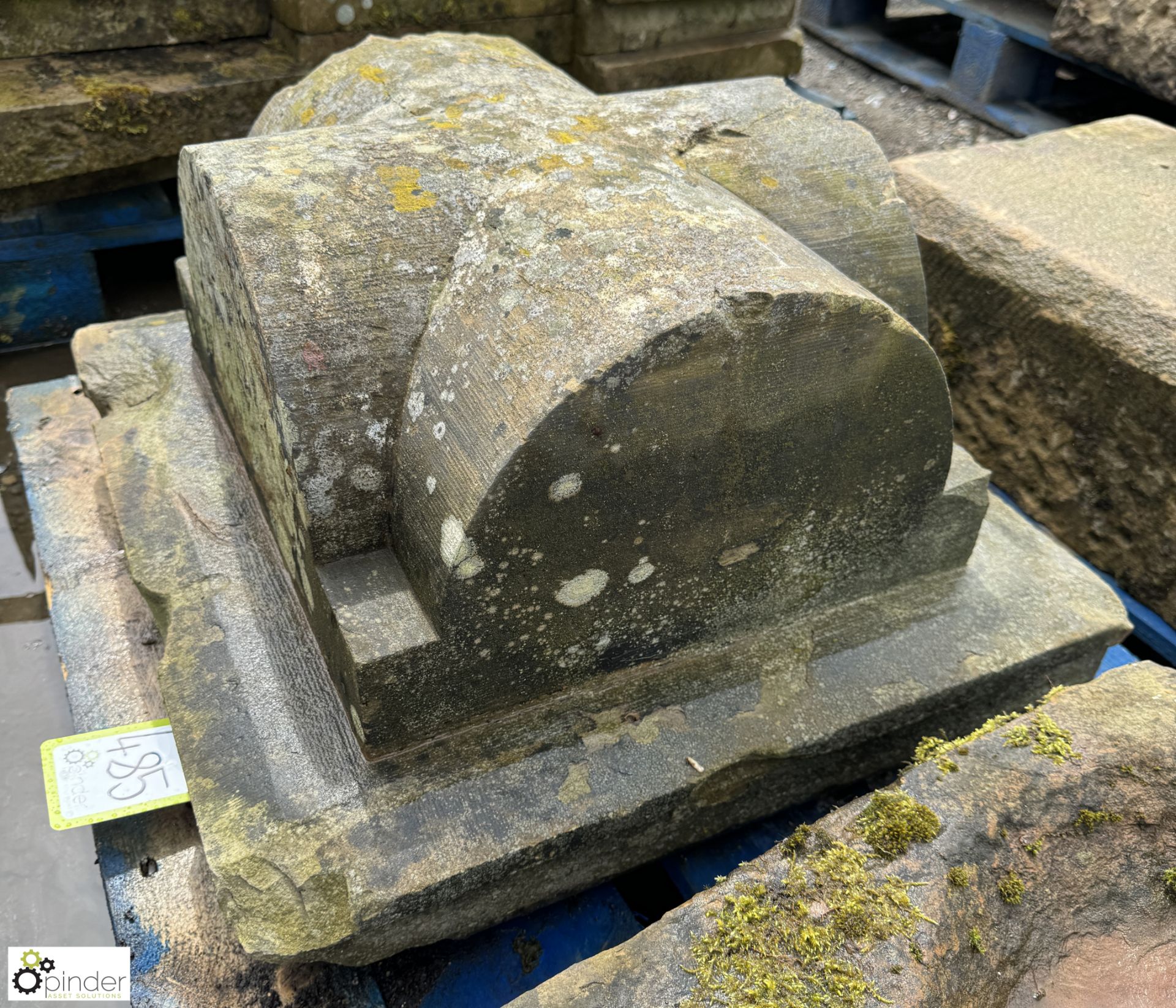 A single reclaimed Yorkshire stone Pier Cap, 20in x 20in x 14in - Image 3 of 5