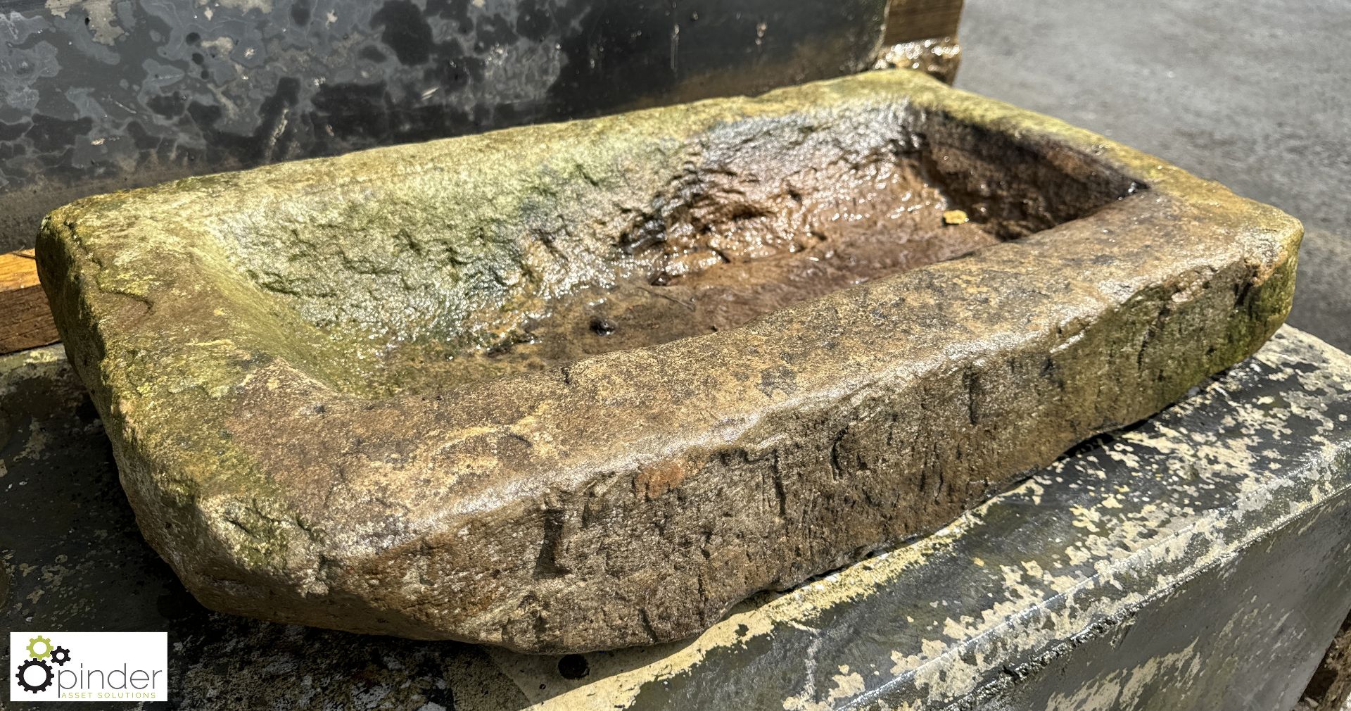 An original Georgian Yorkshire stone Feed Trough, approx. 15in x 20in - Image 3 of 4