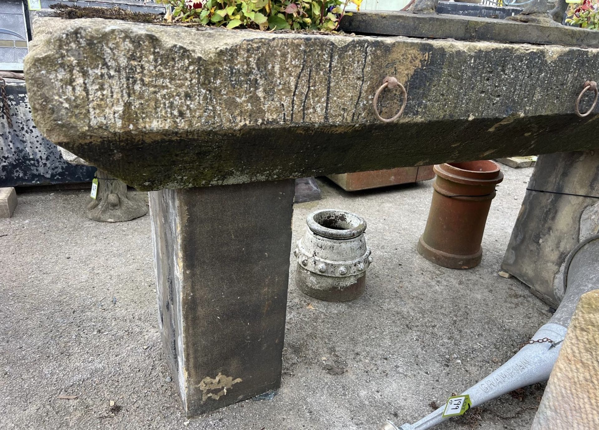 A large Yorkshire stone Courtyard/Feed Trough, originally used for tethering horses, approx. 44in - Image 5 of 8