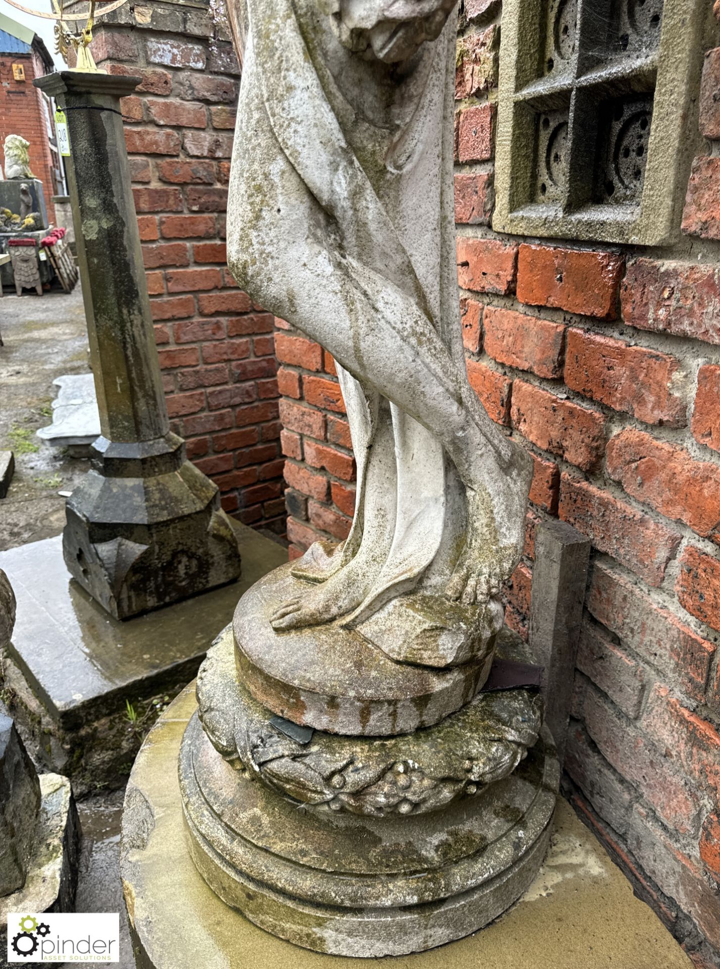 A reconstituted classical marble Statue, depicting young lady carrying a laurel wreath, statue stood - Image 7 of 8