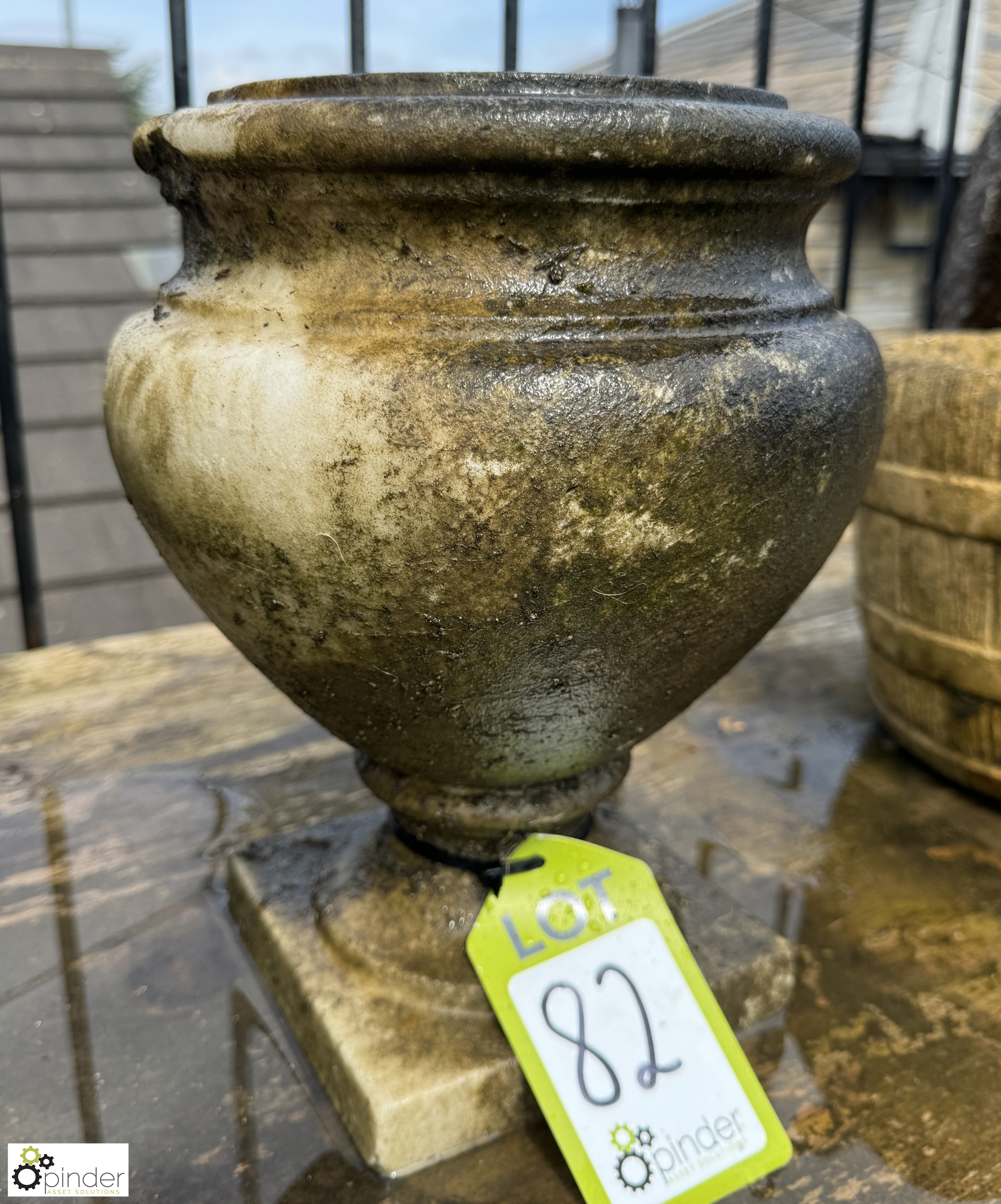 An Art Deco style statuary white marble Garden Urn, approx. 12in x 9in diameter - Image 3 of 5