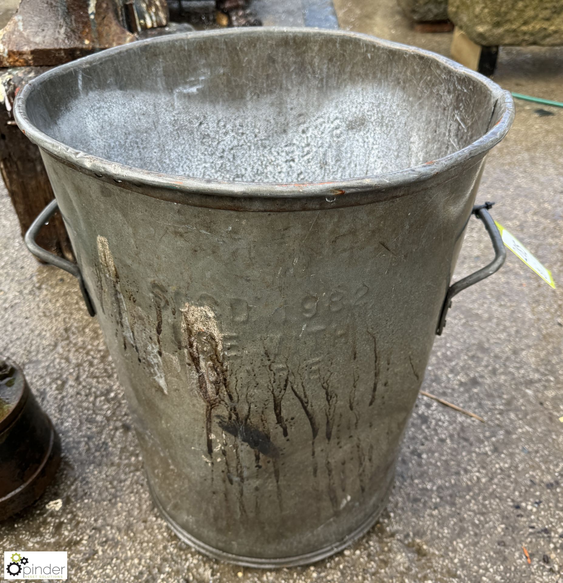 An original galvanised metal Dustbin, with lifting handles, approx. 22in x 18in diameter - Image 3 of 4