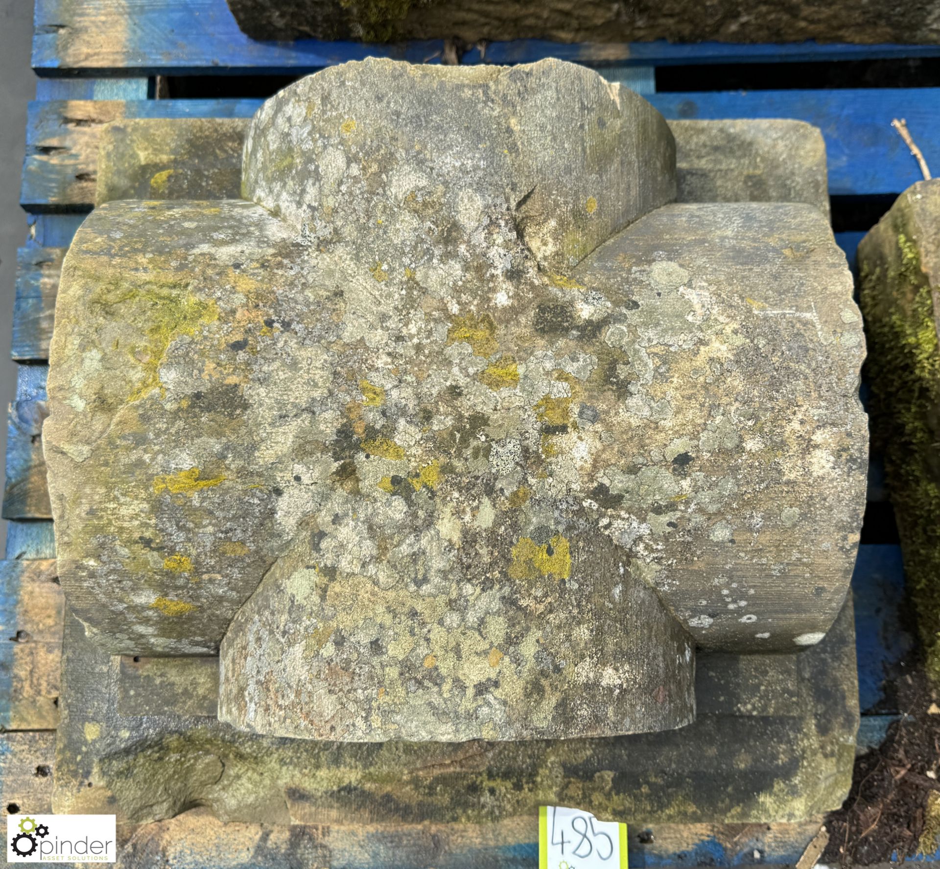 A single reclaimed Yorkshire stone Pier Cap, 20in x 20in x 14in - Image 2 of 5