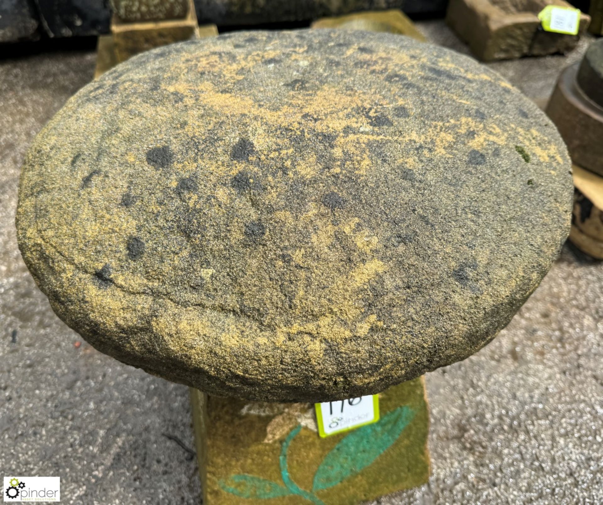 A carved Bath stone Staddle Stone, approx. 21in x 18in diameter - Image 2 of 4