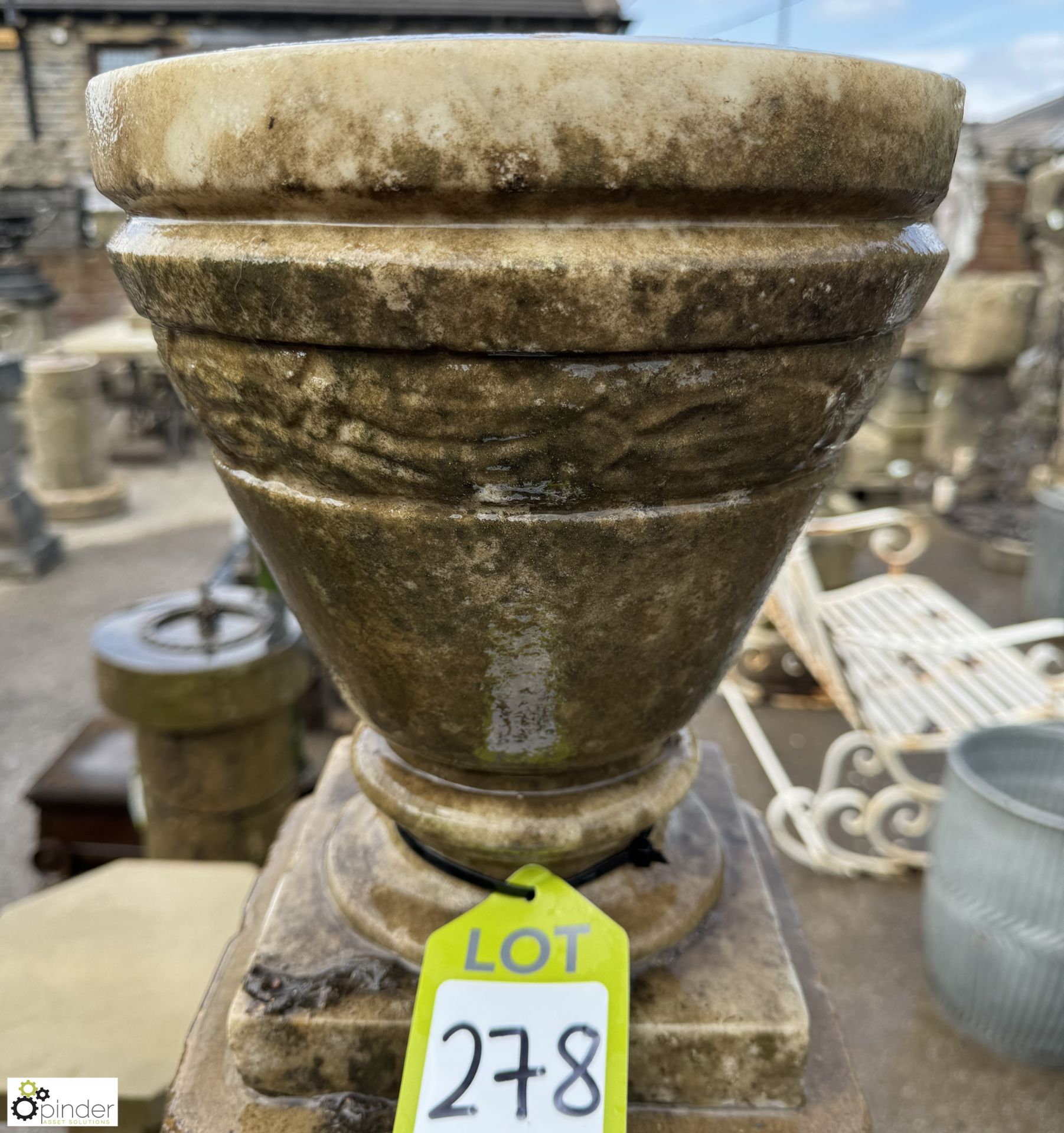An antique statuary white marble Garden Urn, with bay leaf foliage decoration, approx. 12in x 10in - Image 2 of 4