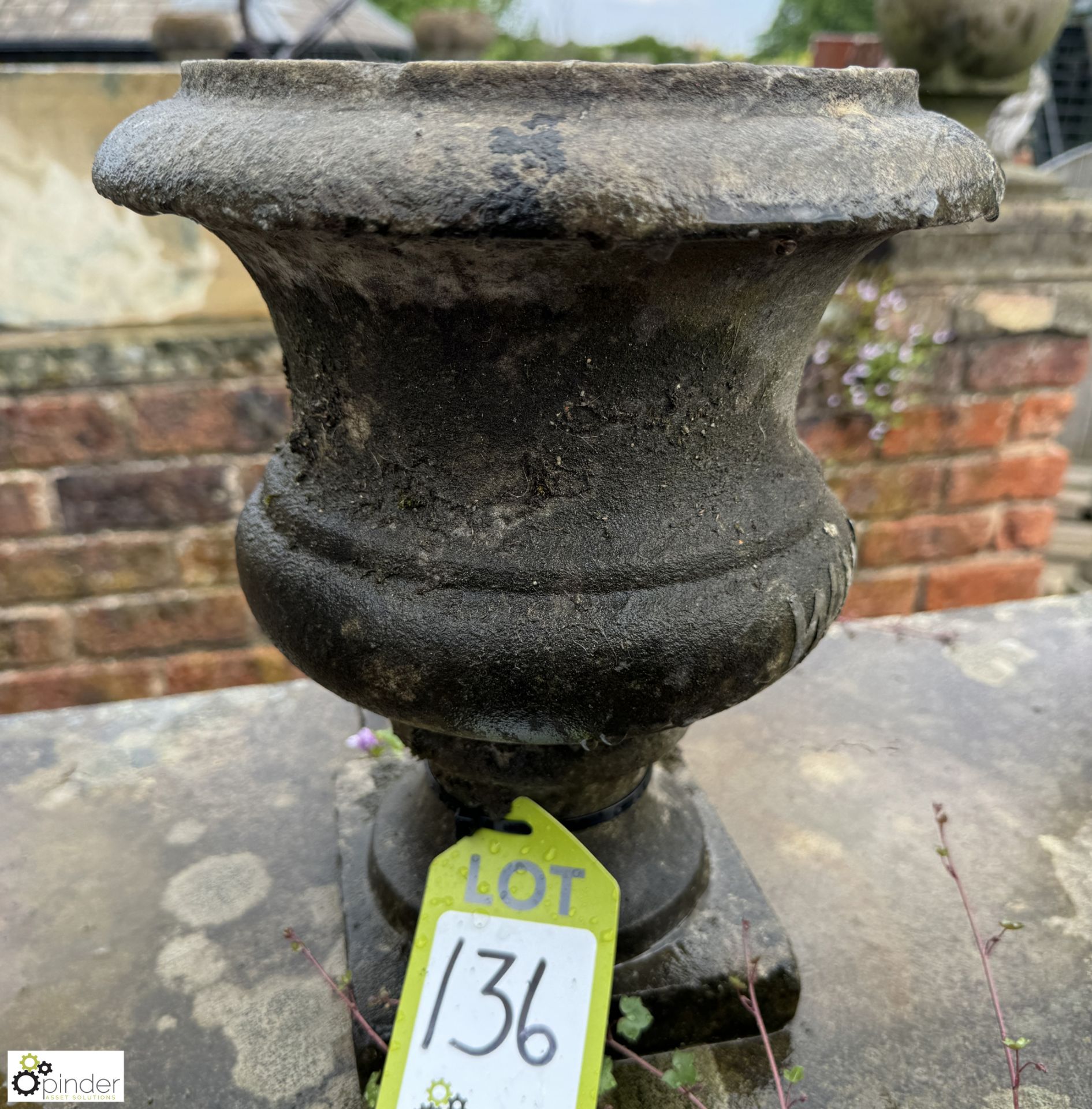 A Victorian statuary white marble Garden Urn, approx. 12in x 10in - Image 4 of 5