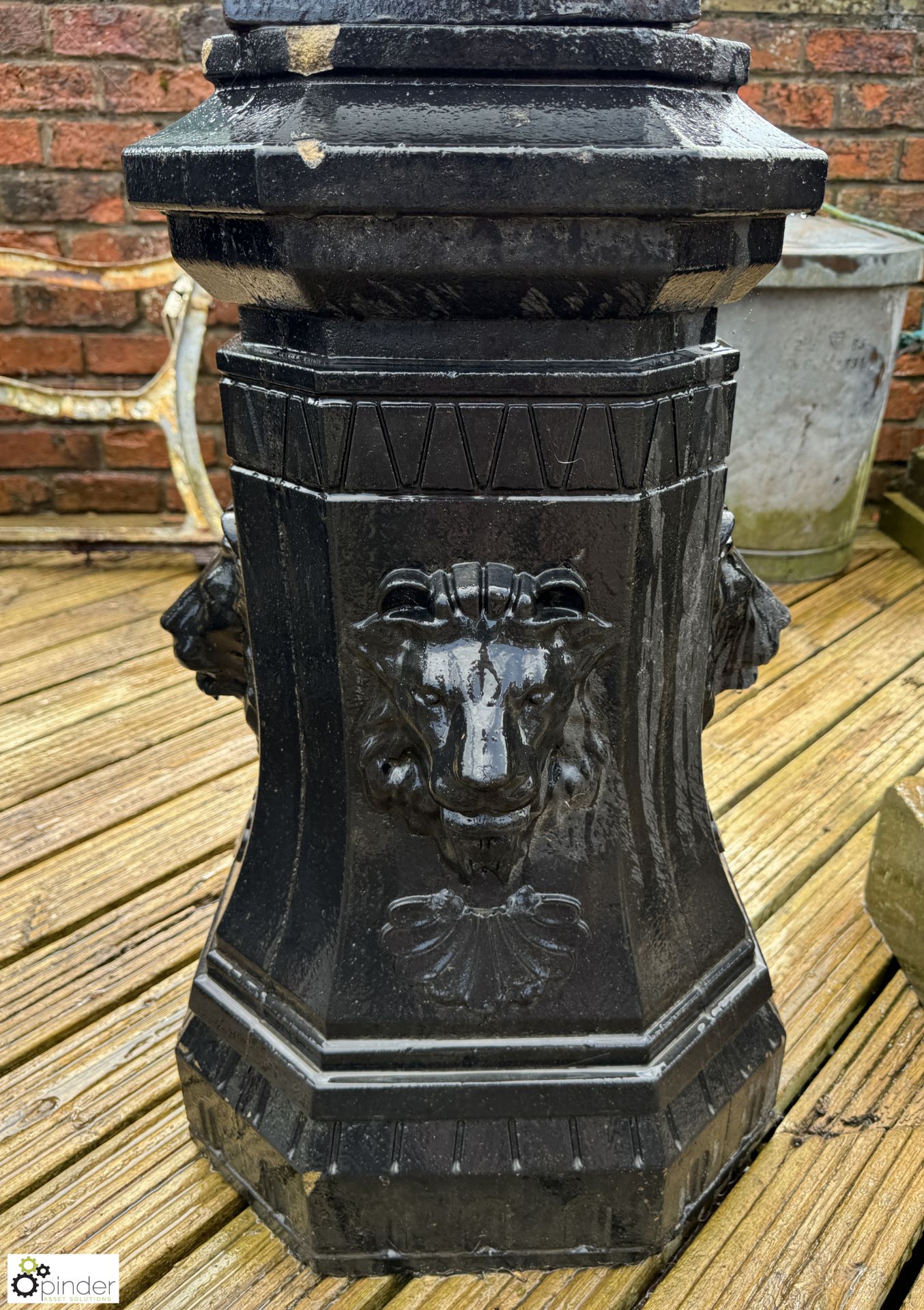 A pair cast iron Garden Urns, with egg and dart gadrooning decoration, on reconstituted stone - Image 9 of 10