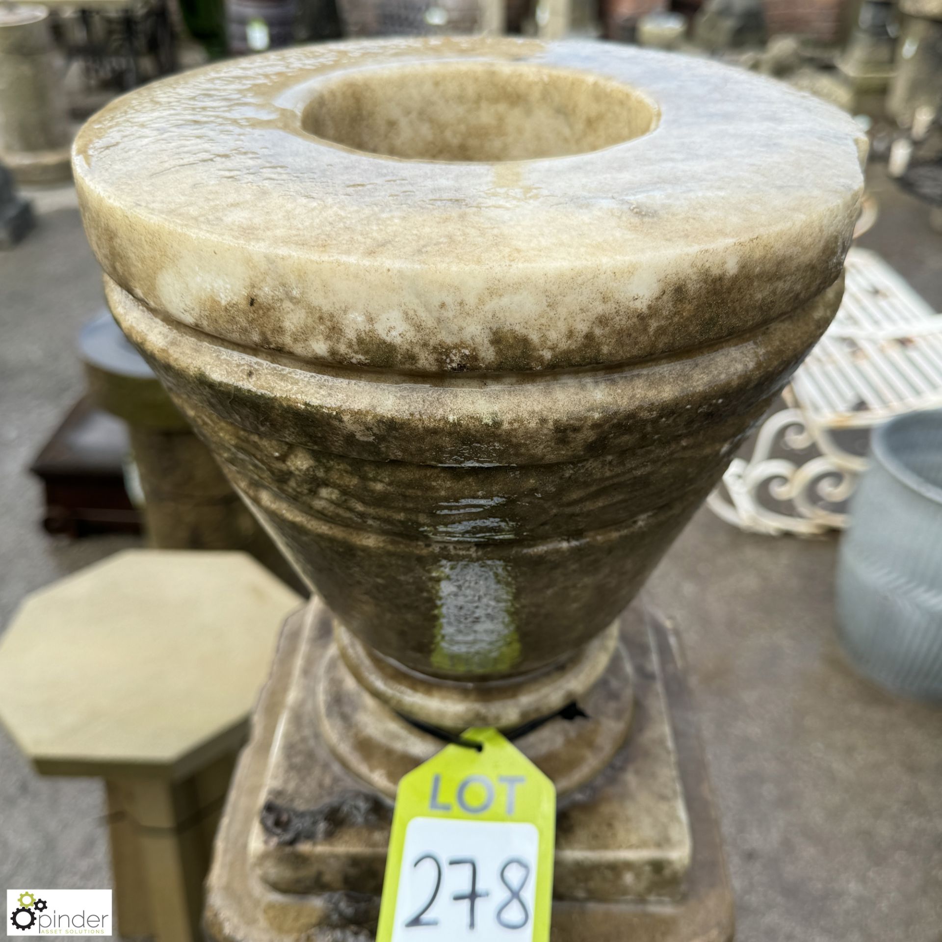 An antique statuary white marble Garden Urn, with bay leaf foliage decoration, approx. 12in x 10in - Image 3 of 4