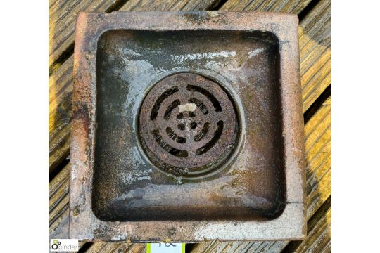 A Victorian salt glazed Drain Gully, with original cast iron grate, approx. 12in x 12in - Image 1 of 3