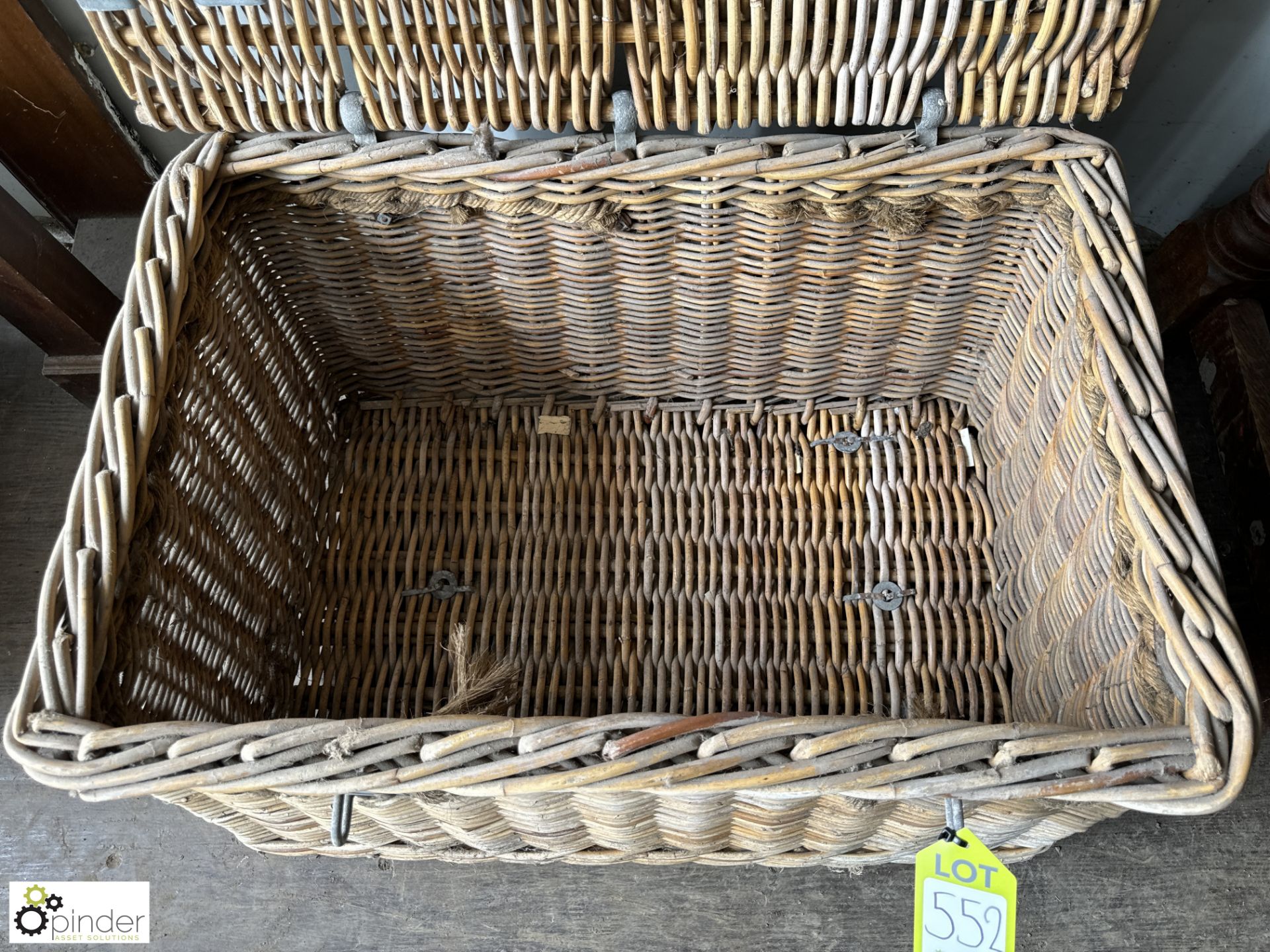 A Victorian wicker Transport Basket, with rope han - Image 2 of 5