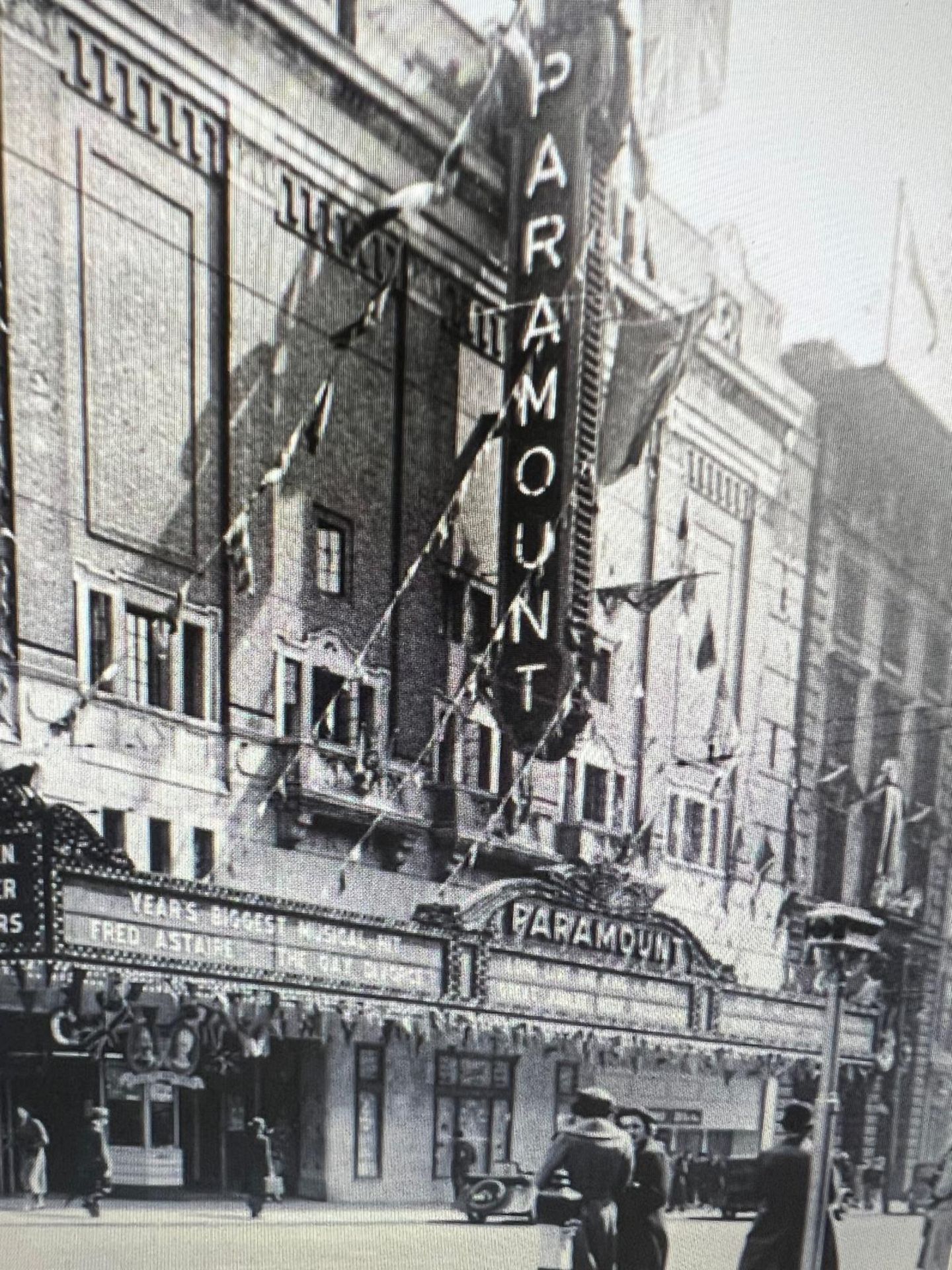 An original pair Art Deco cast iron Cinema Seat Ends, approx. 23in x 11in, from the Paramount - Image 5 of 7