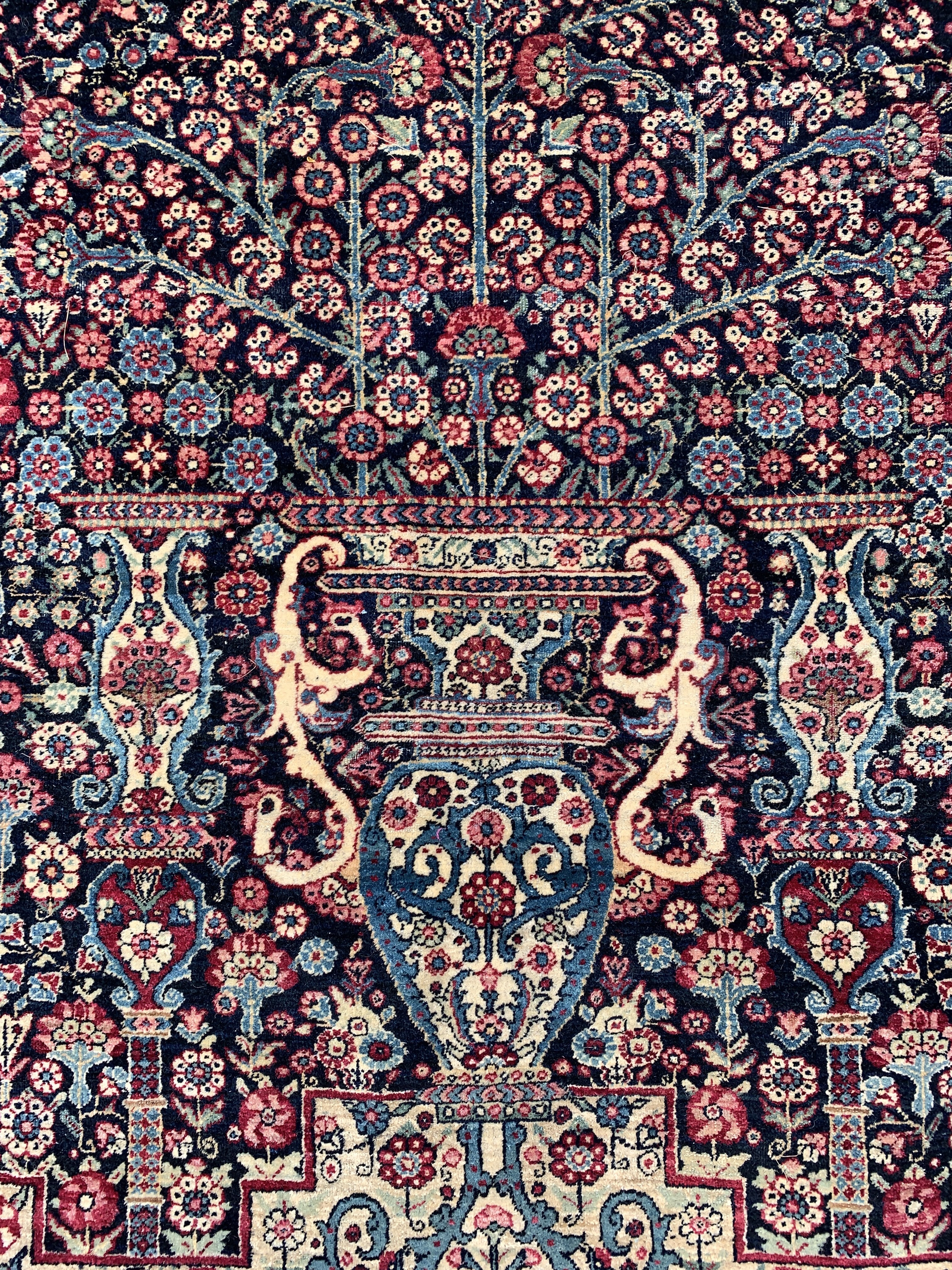 A PAIR OF TEHRAN RUGS - Image 4 of 9