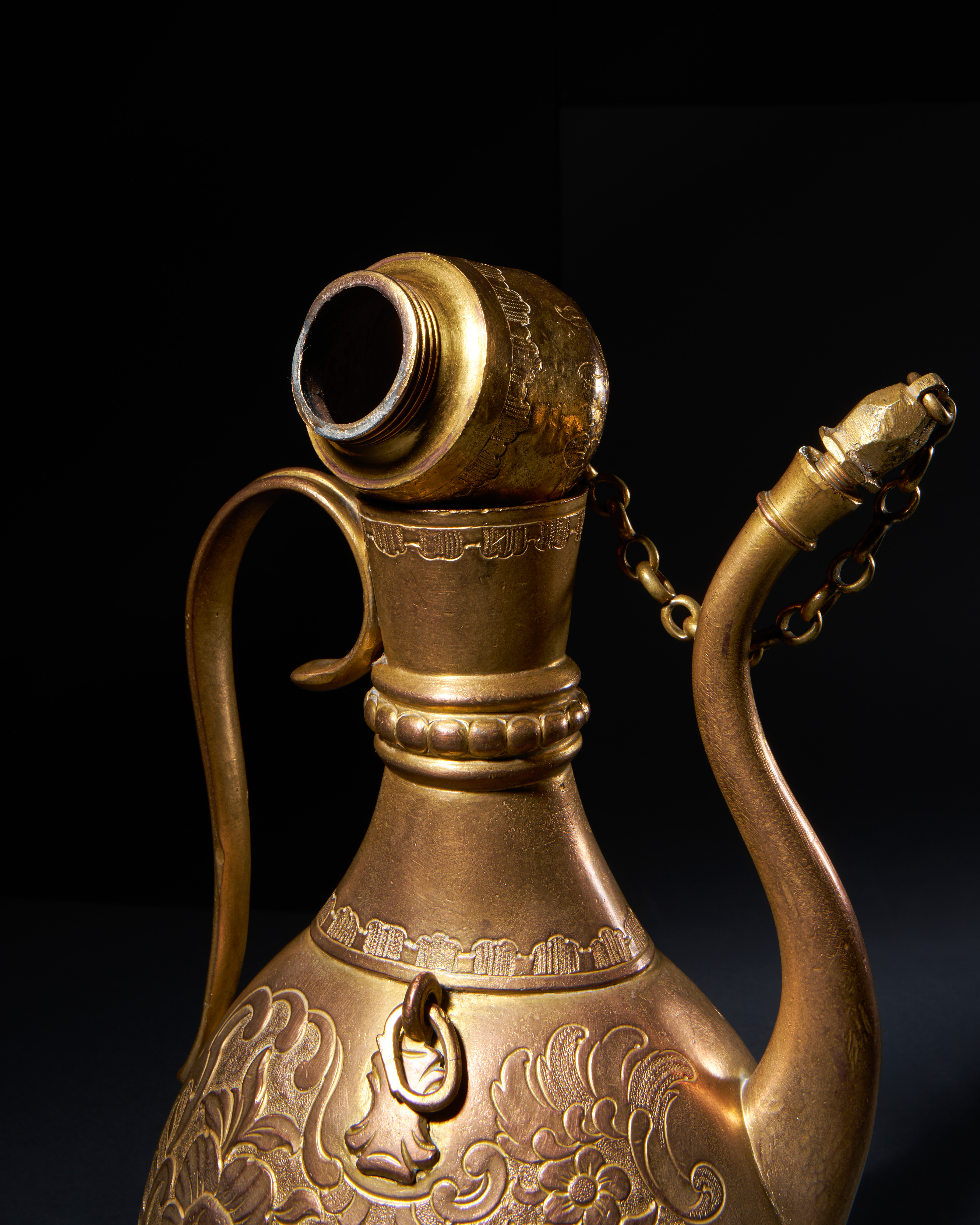 AN OTTOMAN GILT-COPPER (TOMBAK) PILGRIM ZAM-ZAM EWER, OTTOMAN, TURKEY 18TH CENTURY - Image 3 of 8