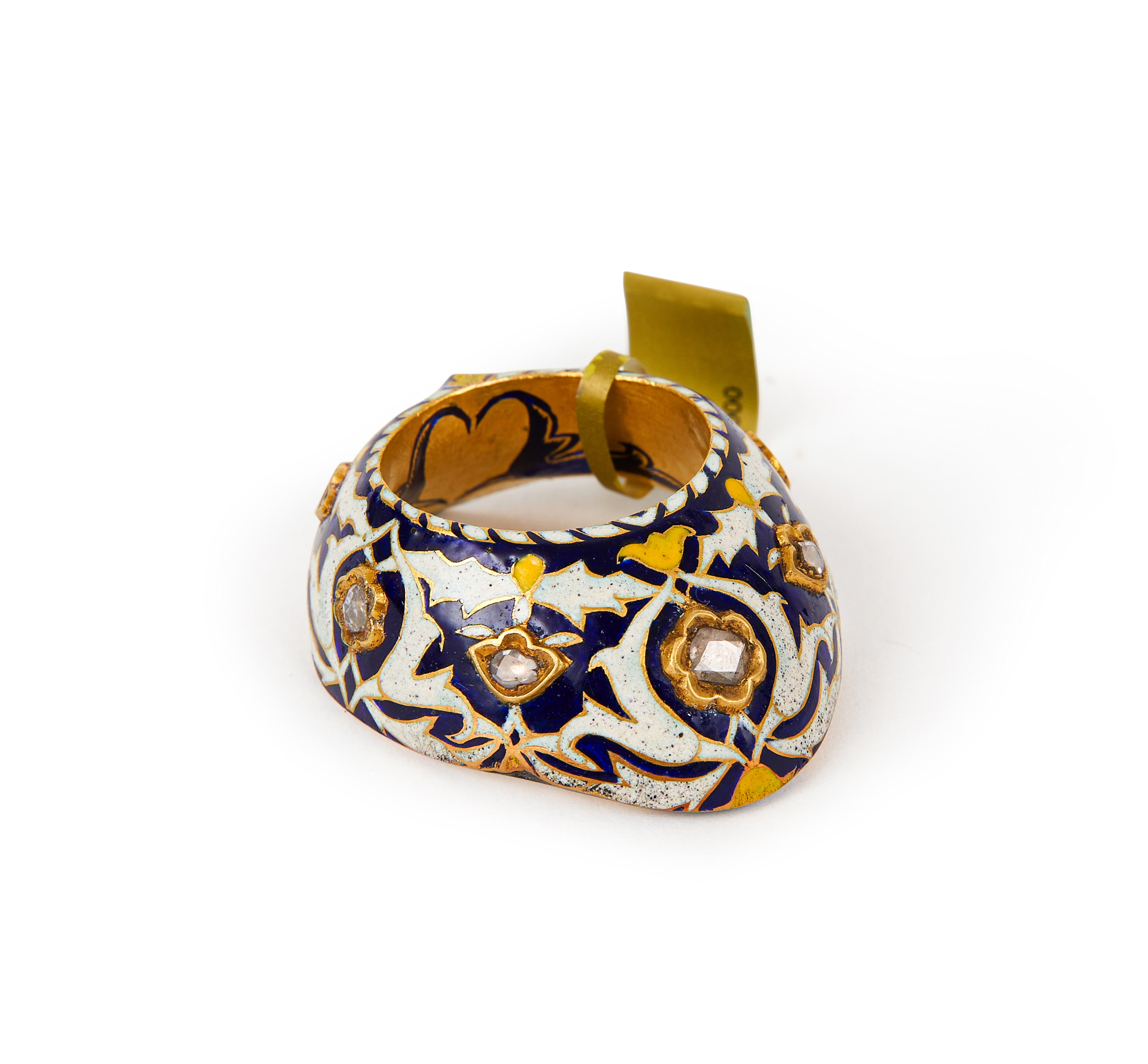 A RARE GEM SET ENAMELLED GOLD MUGHAL ARCHER RING, 18TH CENTURY, INDIA - Image 4 of 9