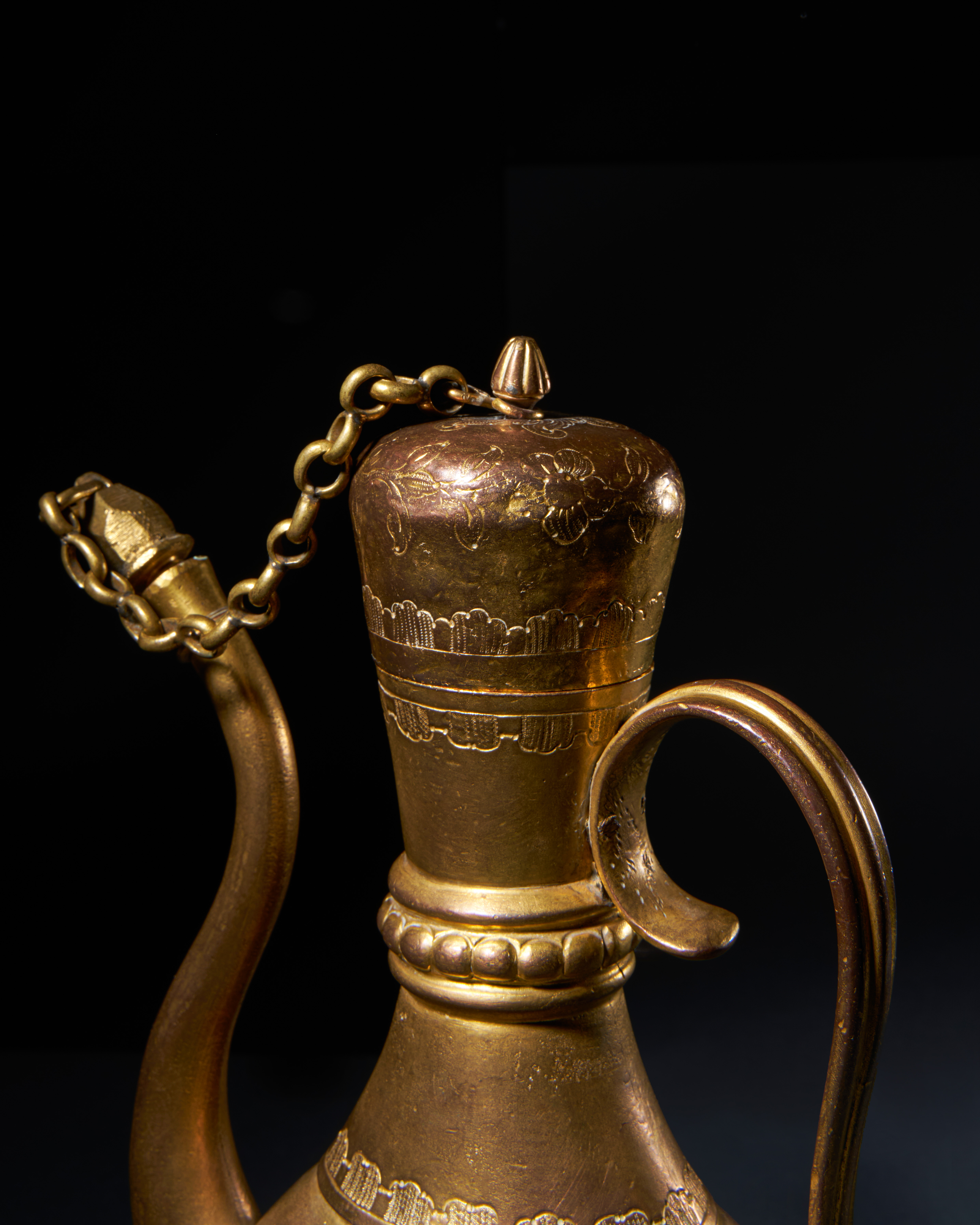 AN OTTOMAN GILT-COPPER (TOMBAK) PILGRIM ZAM-ZAM EWER, OTTOMAN, TURKEY 18TH CENTURY - Image 6 of 8