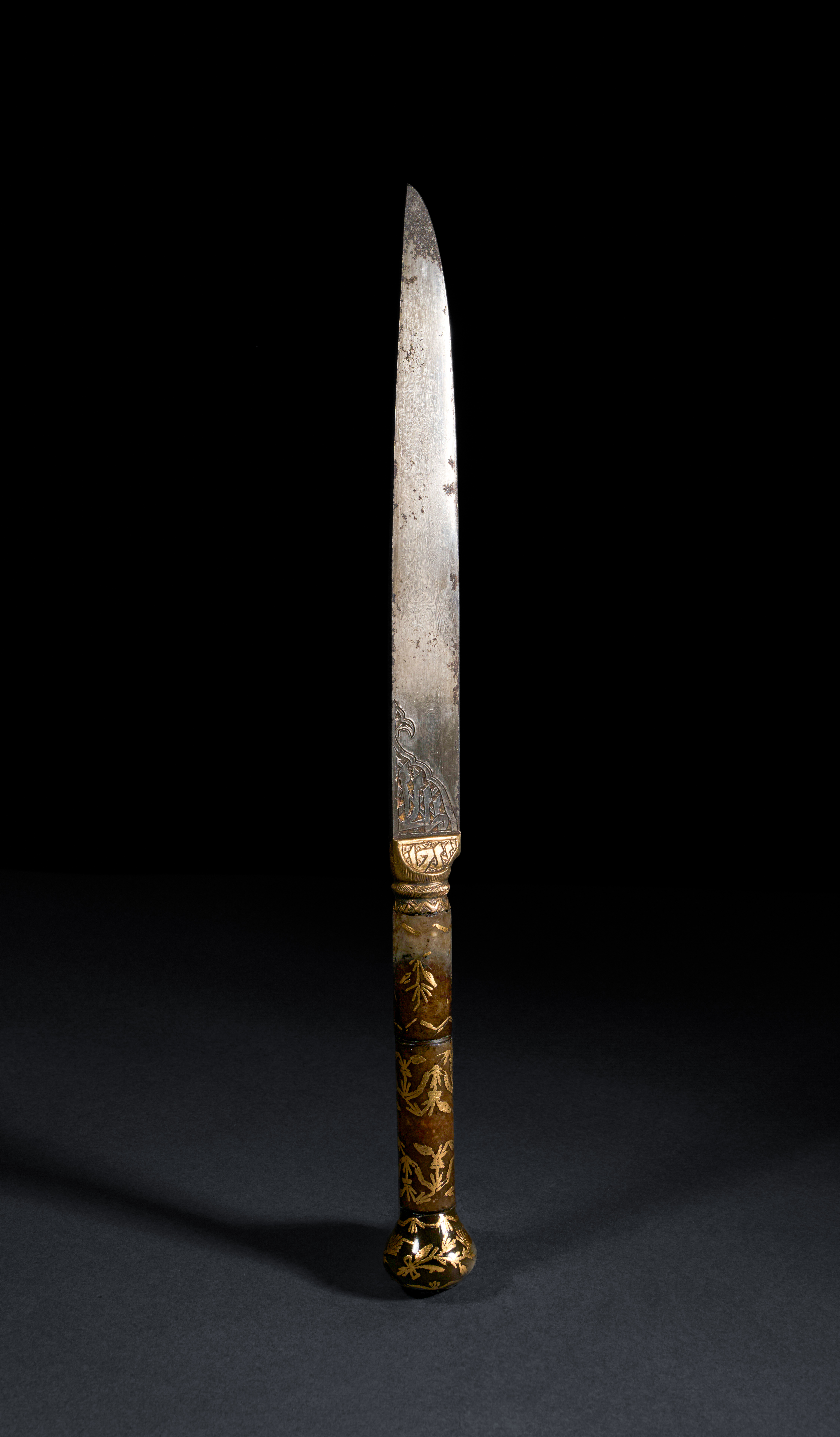 A JADE HILTED AND GOLD-DAMASCENED WATERED-STEEL DAGGER (KARD) 18TH CENTURY, PERSIA - Image 5 of 5