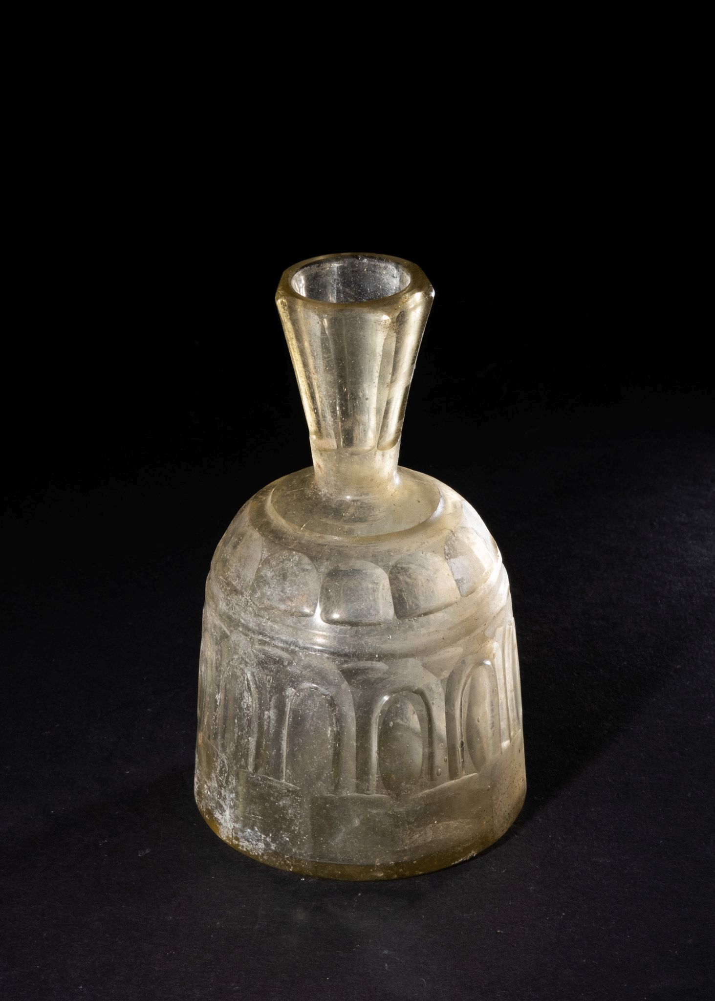 AN INTACT WHEEL-CUT CLEAR GLASS BOTTLE, ABBASID, 9TH CENTURY - Image 2 of 2