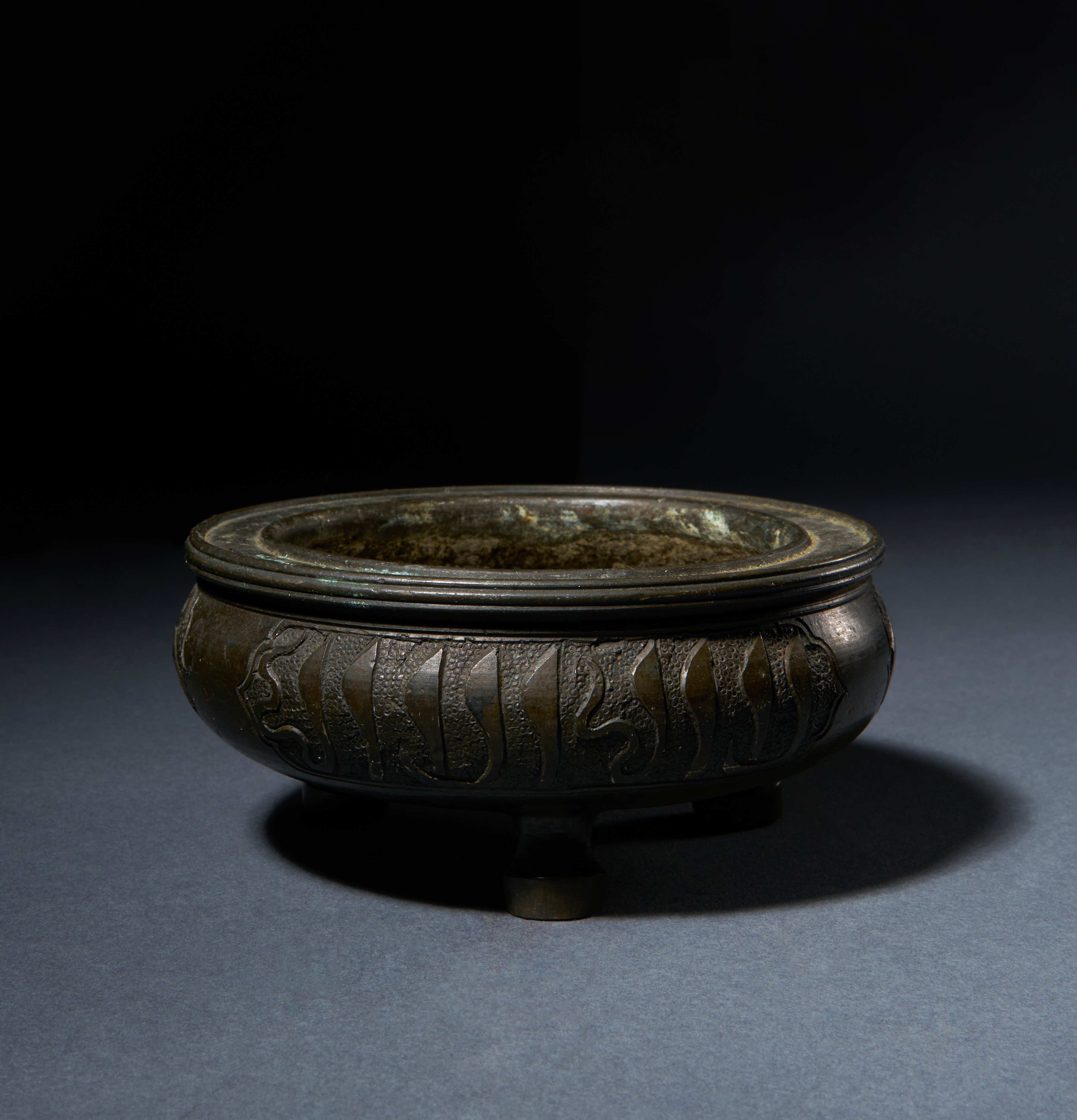 A BRONZE INCENSE BURNER MADE FOR THE ISLAMIC MARKET, 17TH/18TH CENTURY - Image 2 of 4