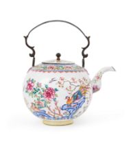 A CHINESE ENAMEL TEAPOT, QIANLONG PERIOD (1736-1795)