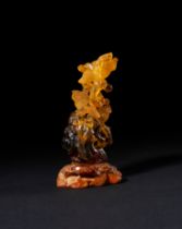 A LARGE CHINESE AMBER CARVING, 18TH/19TH CENTURY
