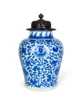 A CHINESE BLUE & WHITE LIDDED JAR, CHONGZHEN (1627-1644)