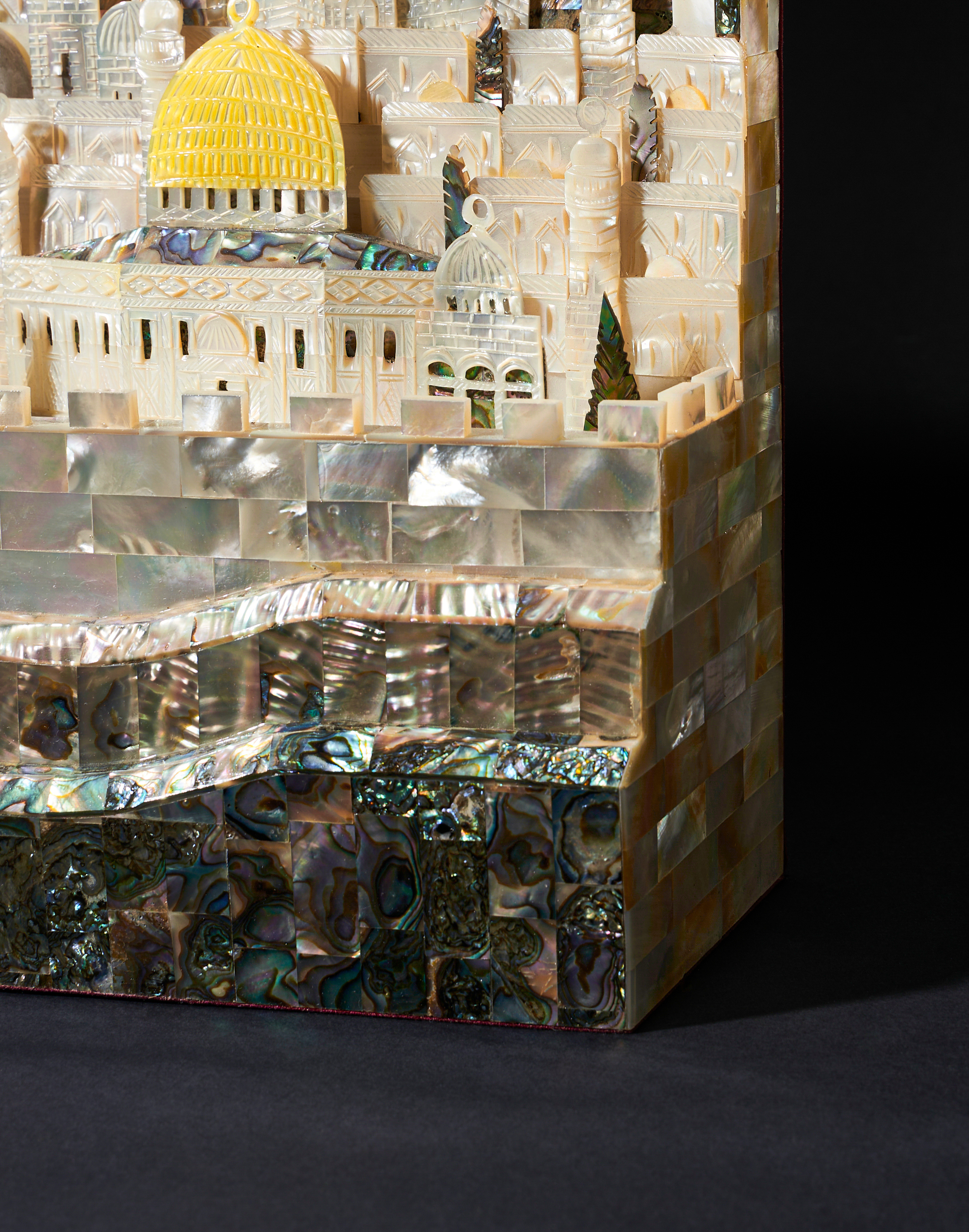 A LARGE MOTHER OF PEARL VIEW OF JERUSALEM, 20TH CENTURY - Image 3 of 3