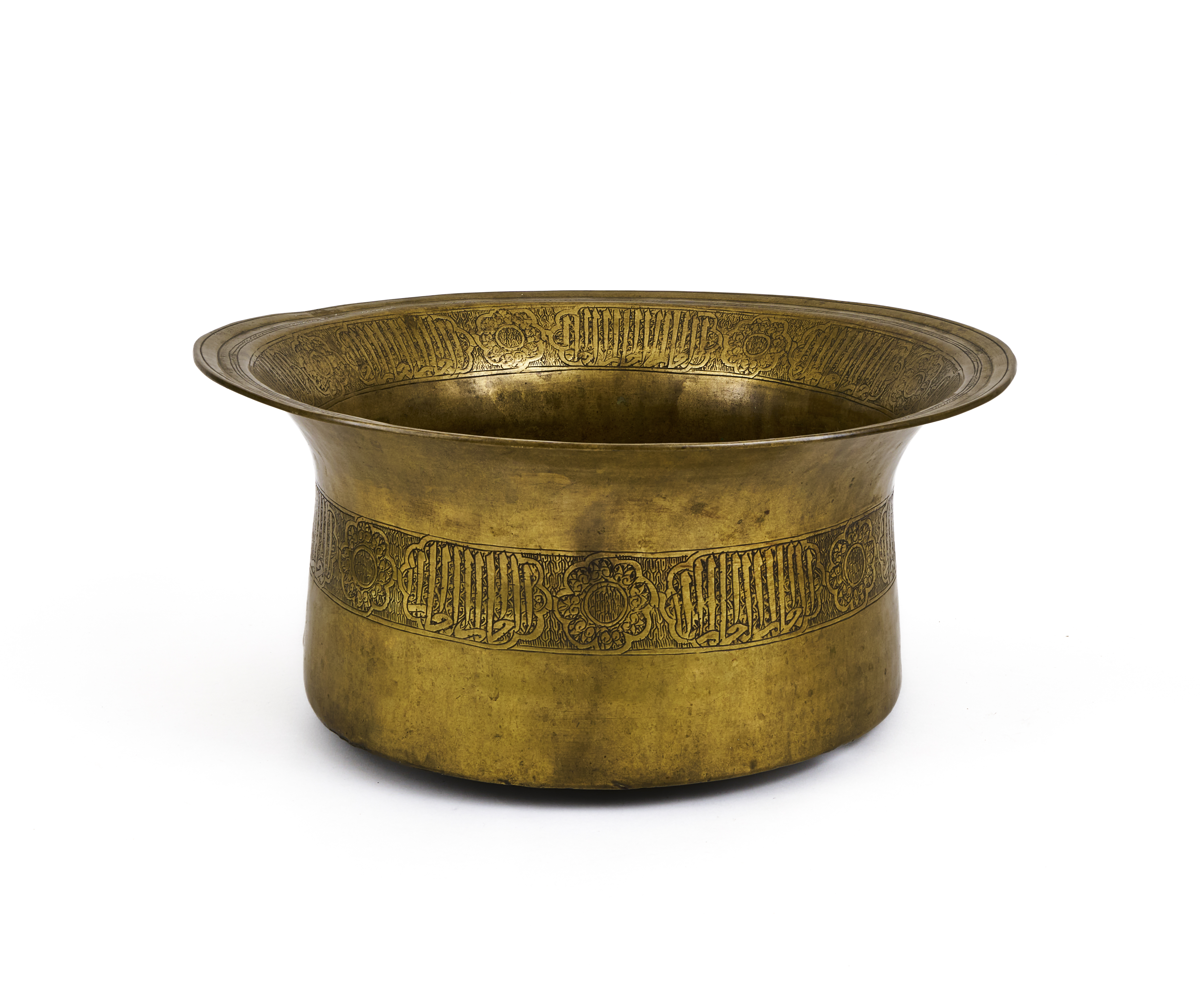 A LARGE MAMLUK BRASS BASIN EGYPT OR SYRIA, 1500-1520