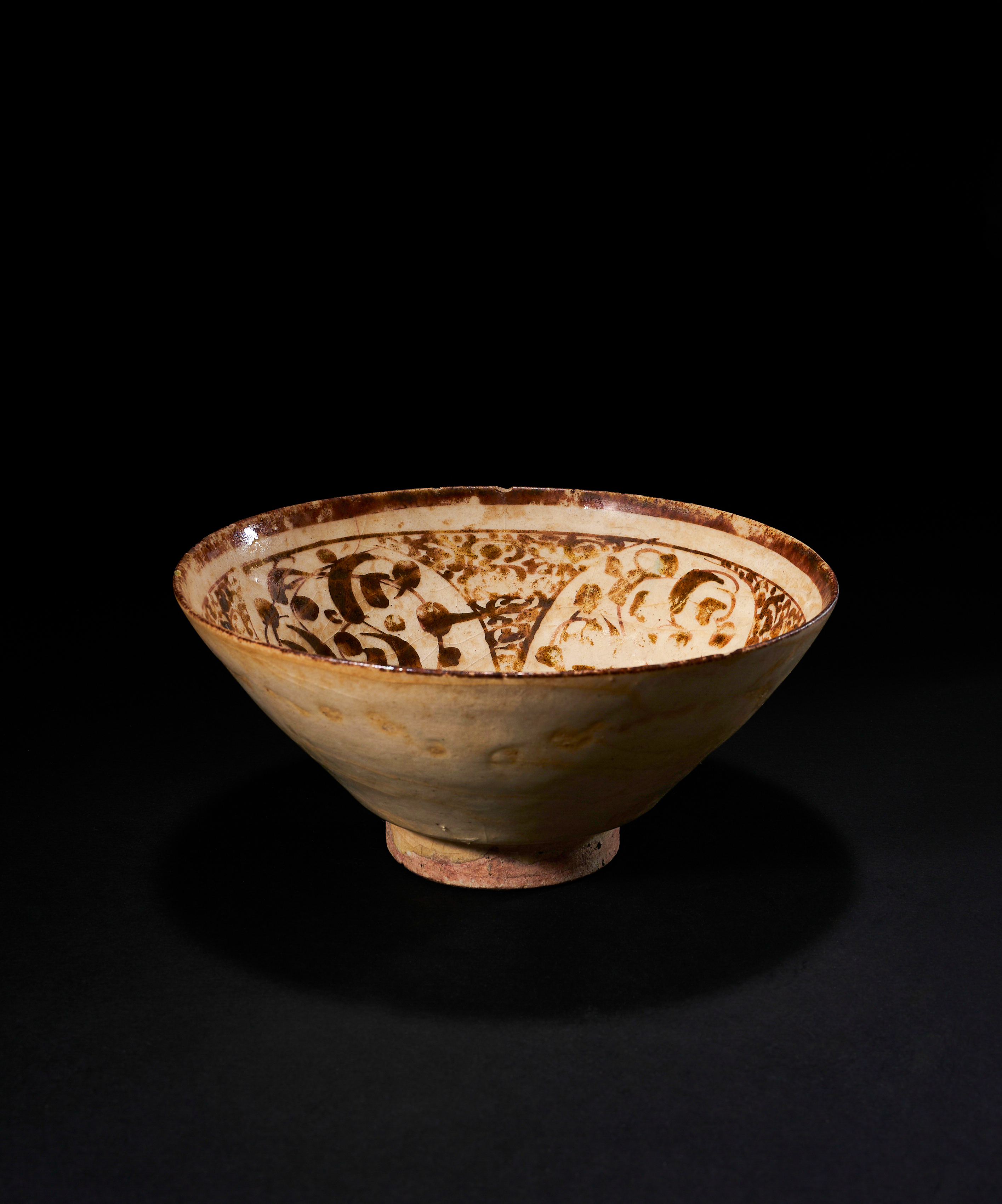 AN ABBASID LUSTRE POTTERY BOWL, CIRCA 10TH CENTURY - Image 3 of 5