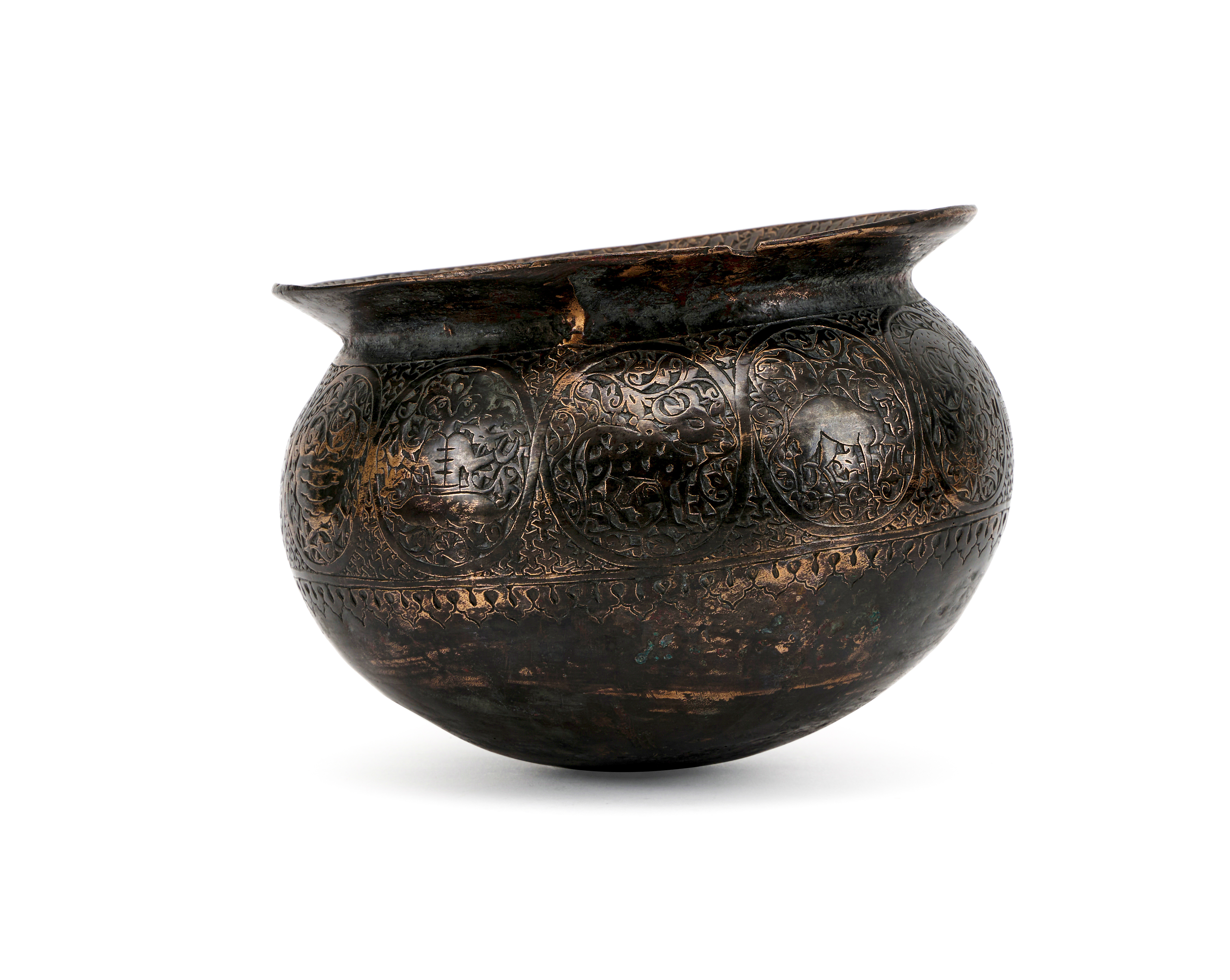 A TINNED COPPER CALLIGRAPHIC AND ZODIAC BASIN, ZAND DYNASTY, 18TH CENTURY - Image 3 of 7