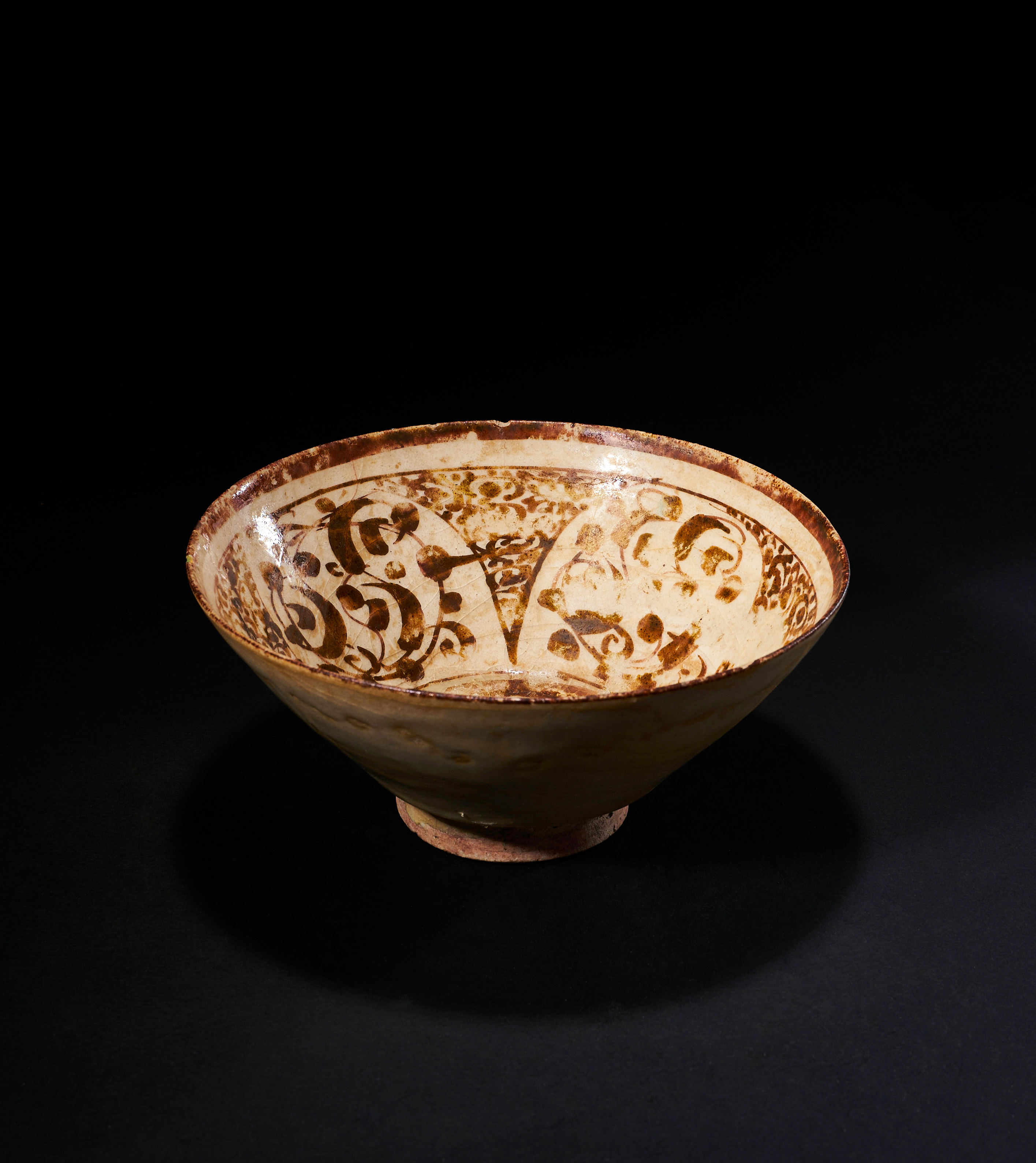 AN ABBASID LUSTRE POTTERY BOWL, CIRCA 10TH CENTURY - Image 2 of 5