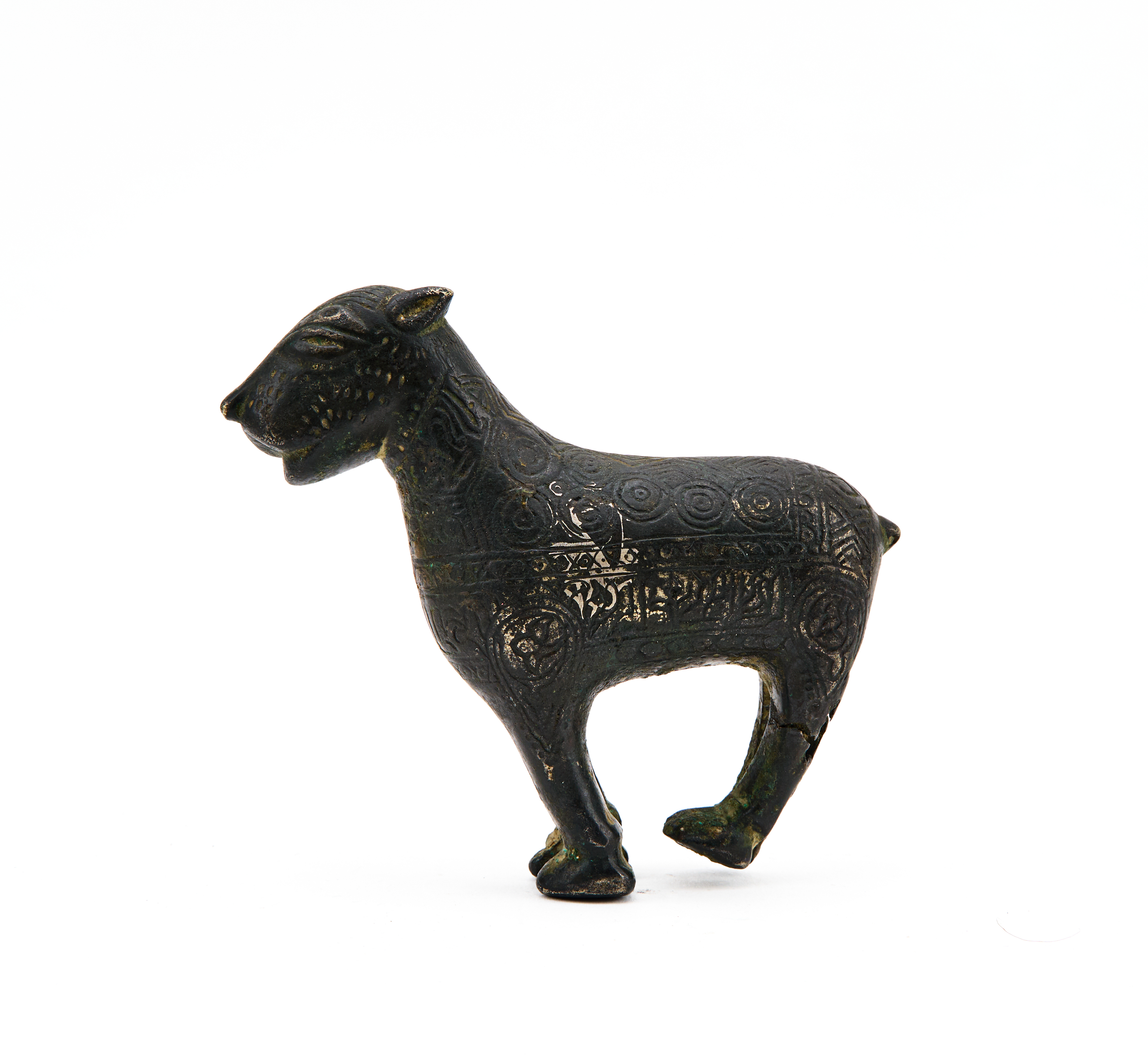 AN ISLAMIC BRONZE AQUAMANILE IN THE FORM OF A FELINE - Image 4 of 4