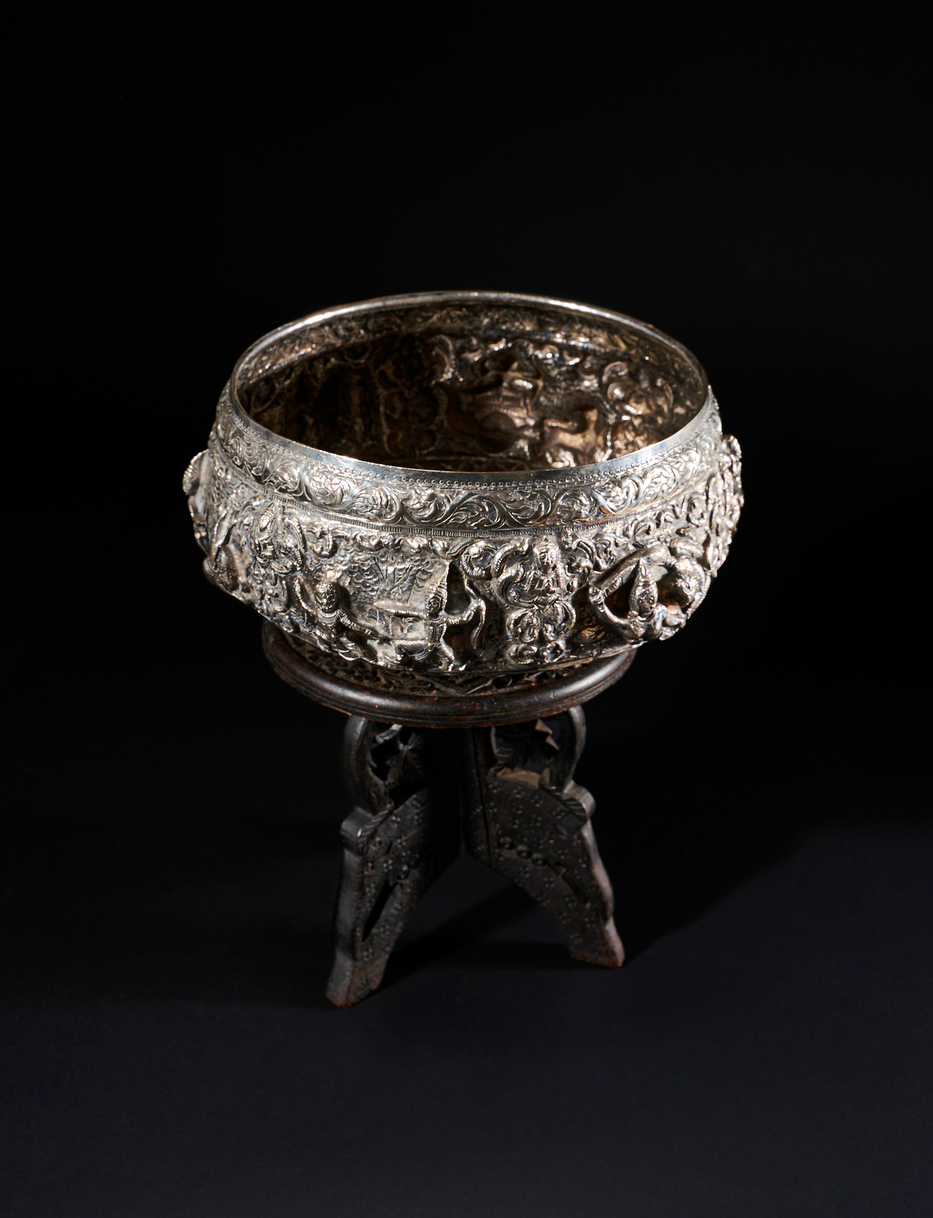 A SILVER BURMESE BOWL & WOODEN STAND, 19TH CENTURY - Image 2 of 4