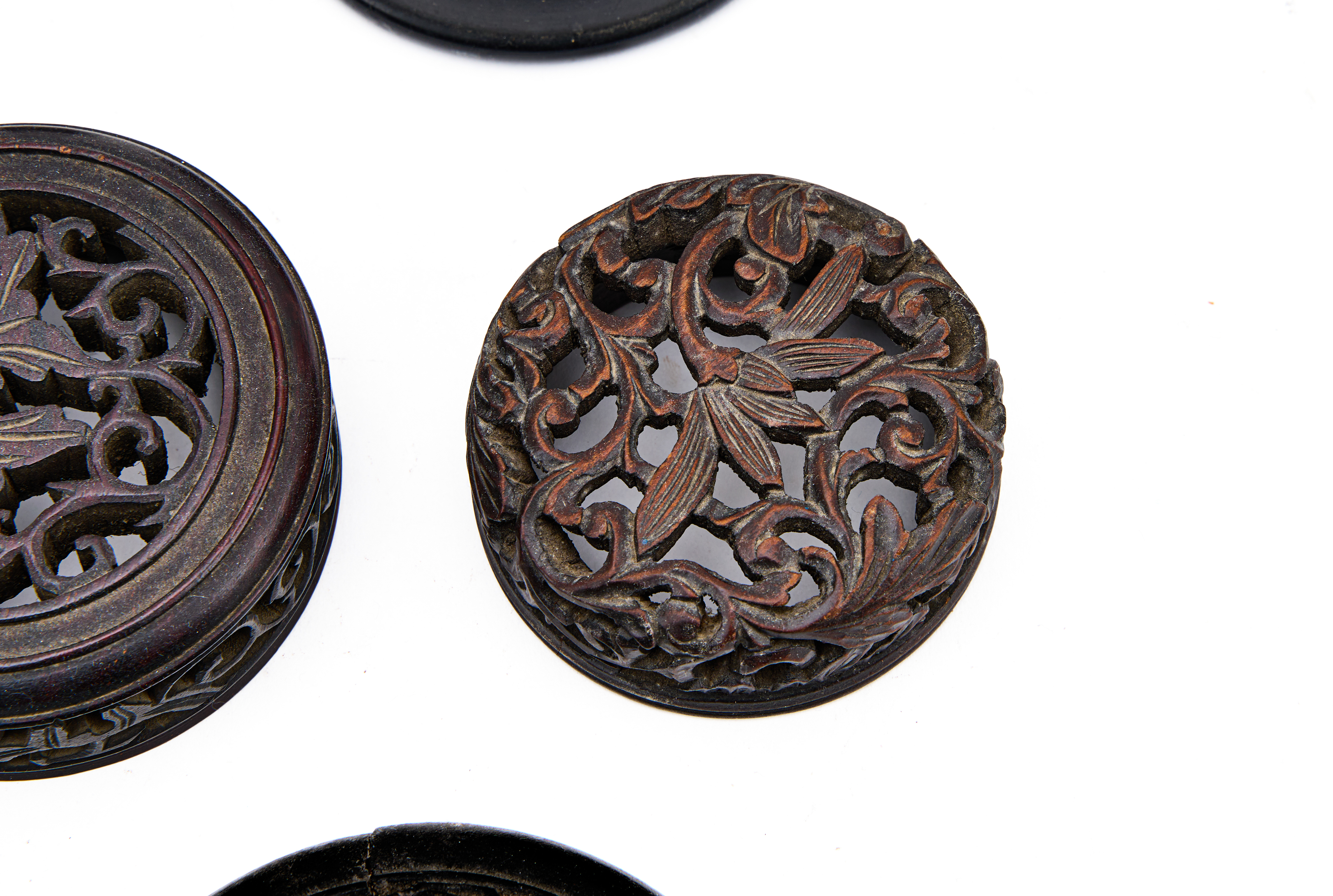 ASSORTMENT OF CHINESE WOODEN LIDS, QING DYNASTY (1644-1911) - Image 5 of 5