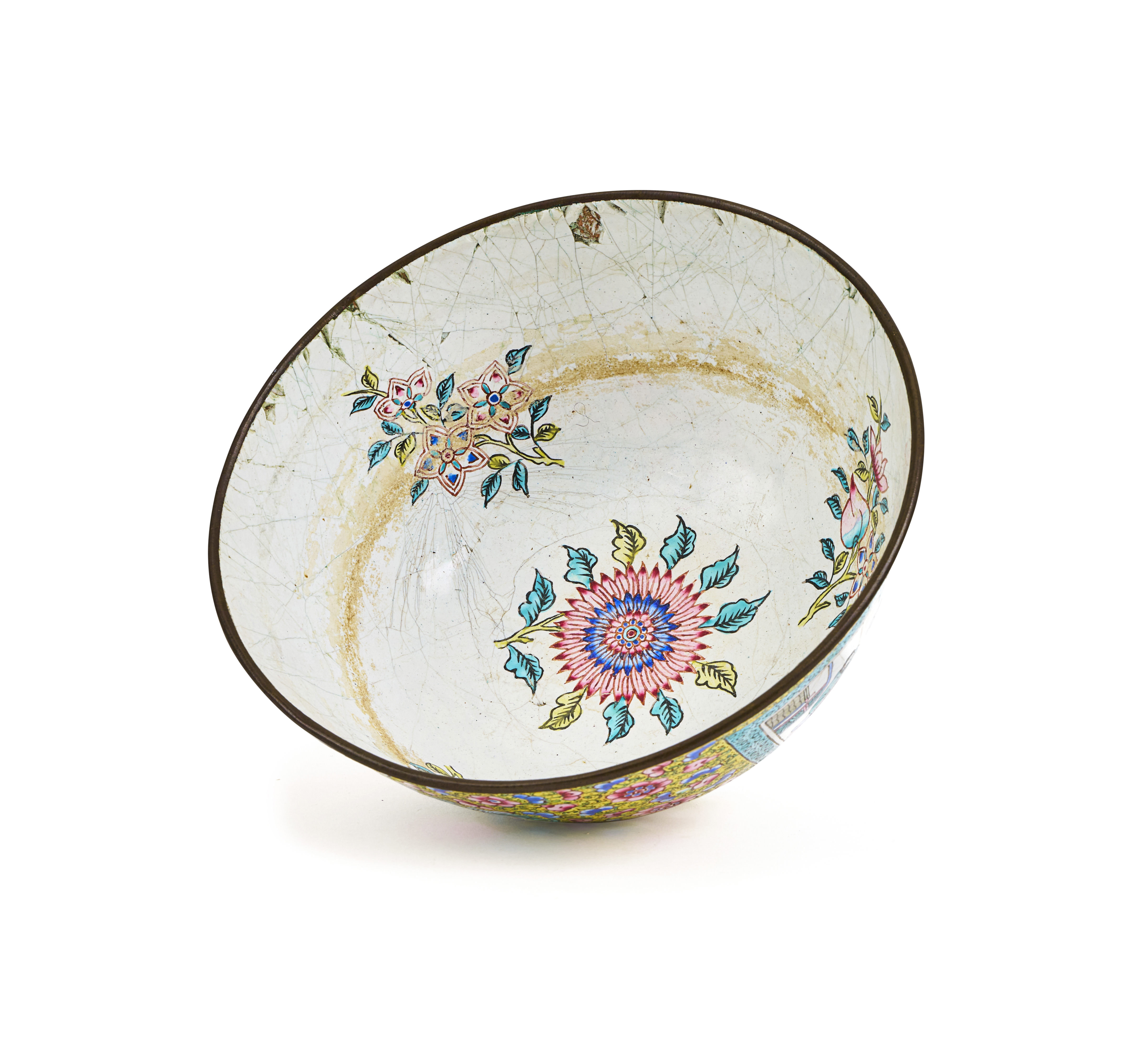 A CHINESE CANTON ENAMEL BOWL AND A LIDDED BOX, QING DYNASTY (1644-1911) - Image 5 of 12