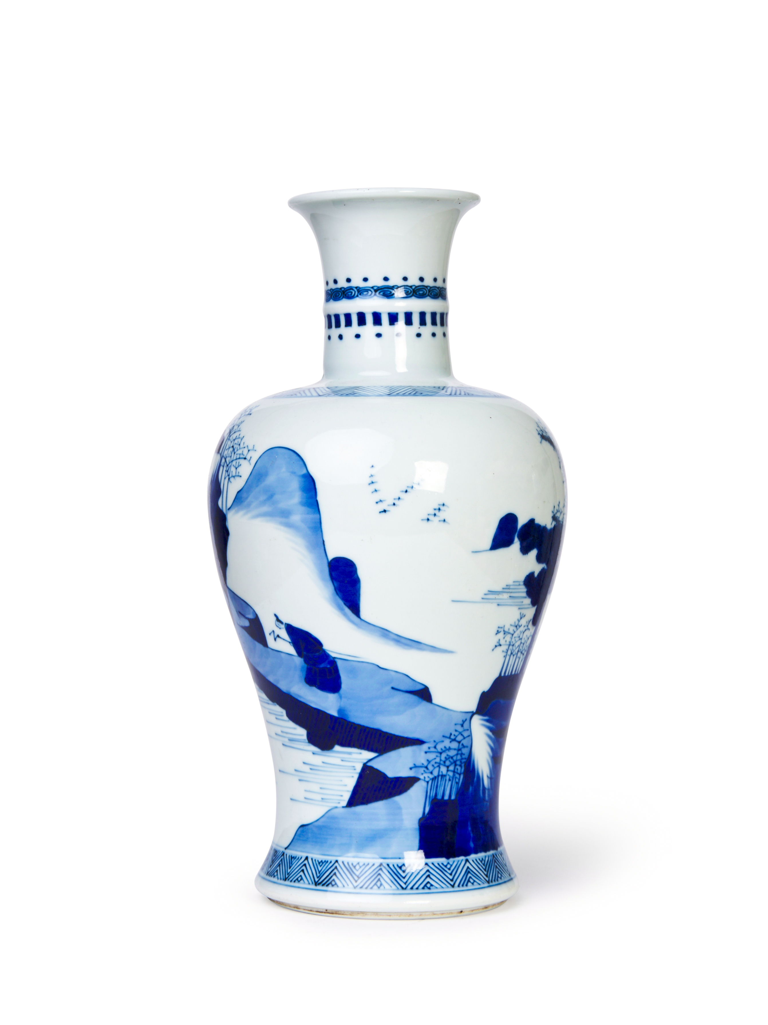 A CHINESE BLUE & WHITE VASE, QING DYNASTY (1644-1911) - Image 2 of 4