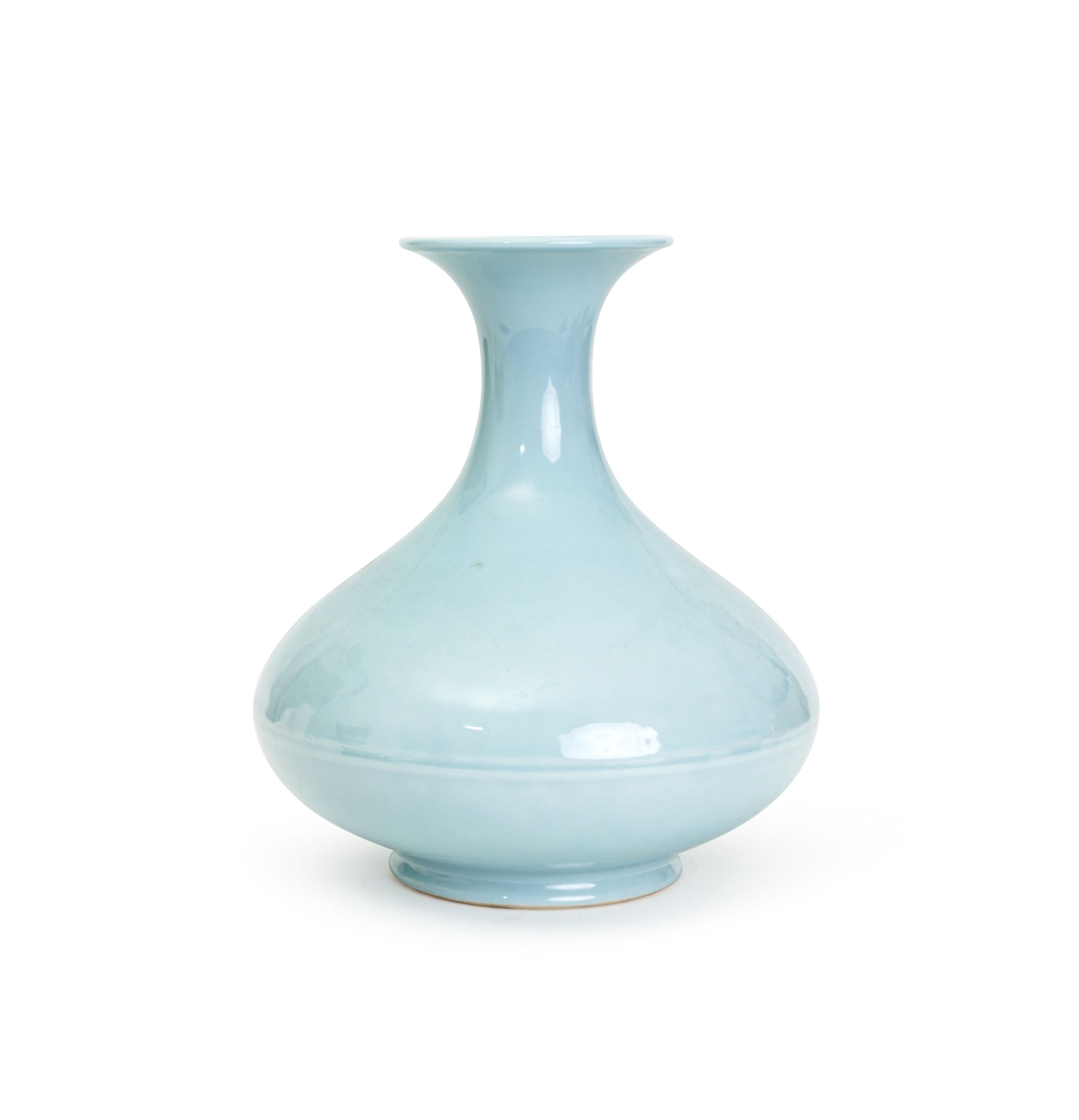 A CHINESE RU TYPE VASE, QING DYNASTY (1644-1911)